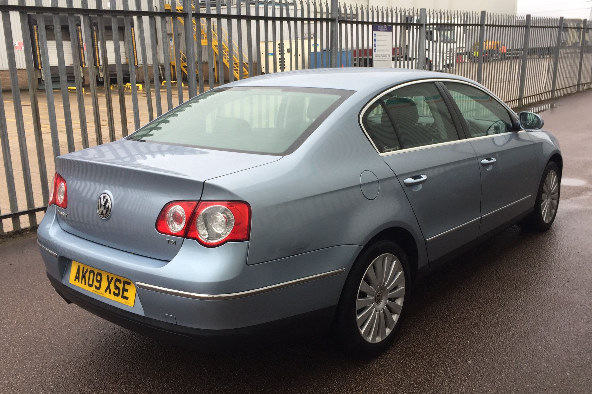 2009 Volkswagen Passat 2.0 TDI Highline 4Dr Saloon - CL505 - NO VAT ON THE HAMMER - Location: Corby, - Image 7 of 14