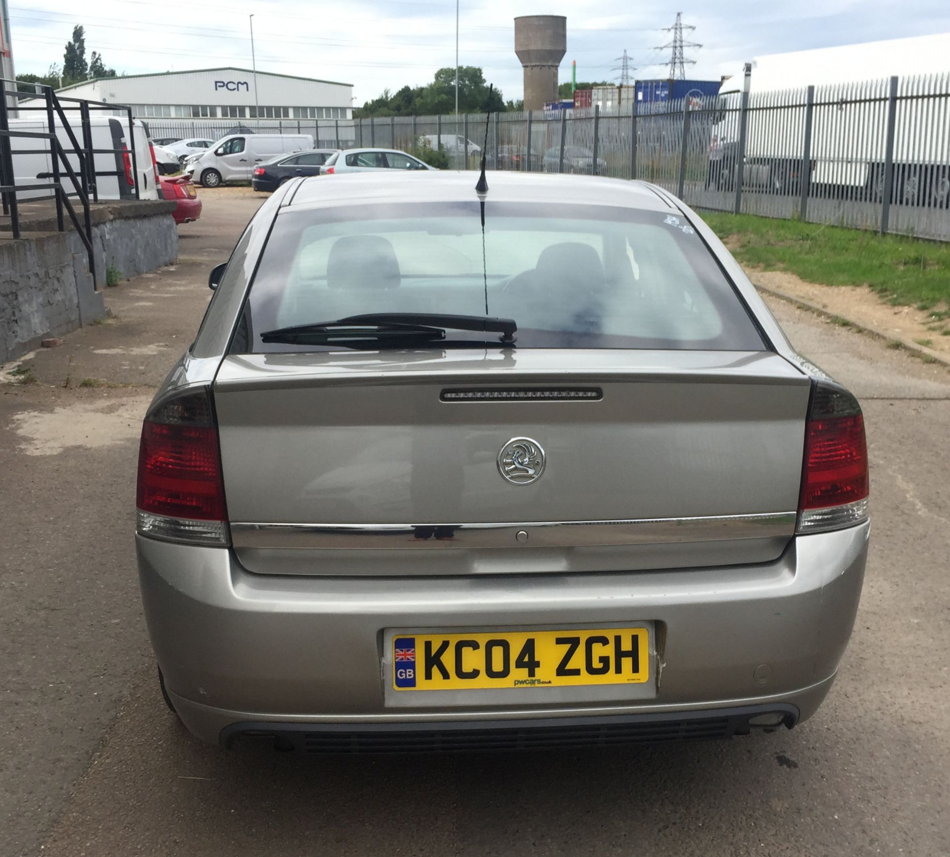 2004 Vauxhall Vectra 2.2 Sri Automatic 4 Dr Saloon - CL505 - NO VAT ON THE HAMMER - Location: - Image 3 of 7