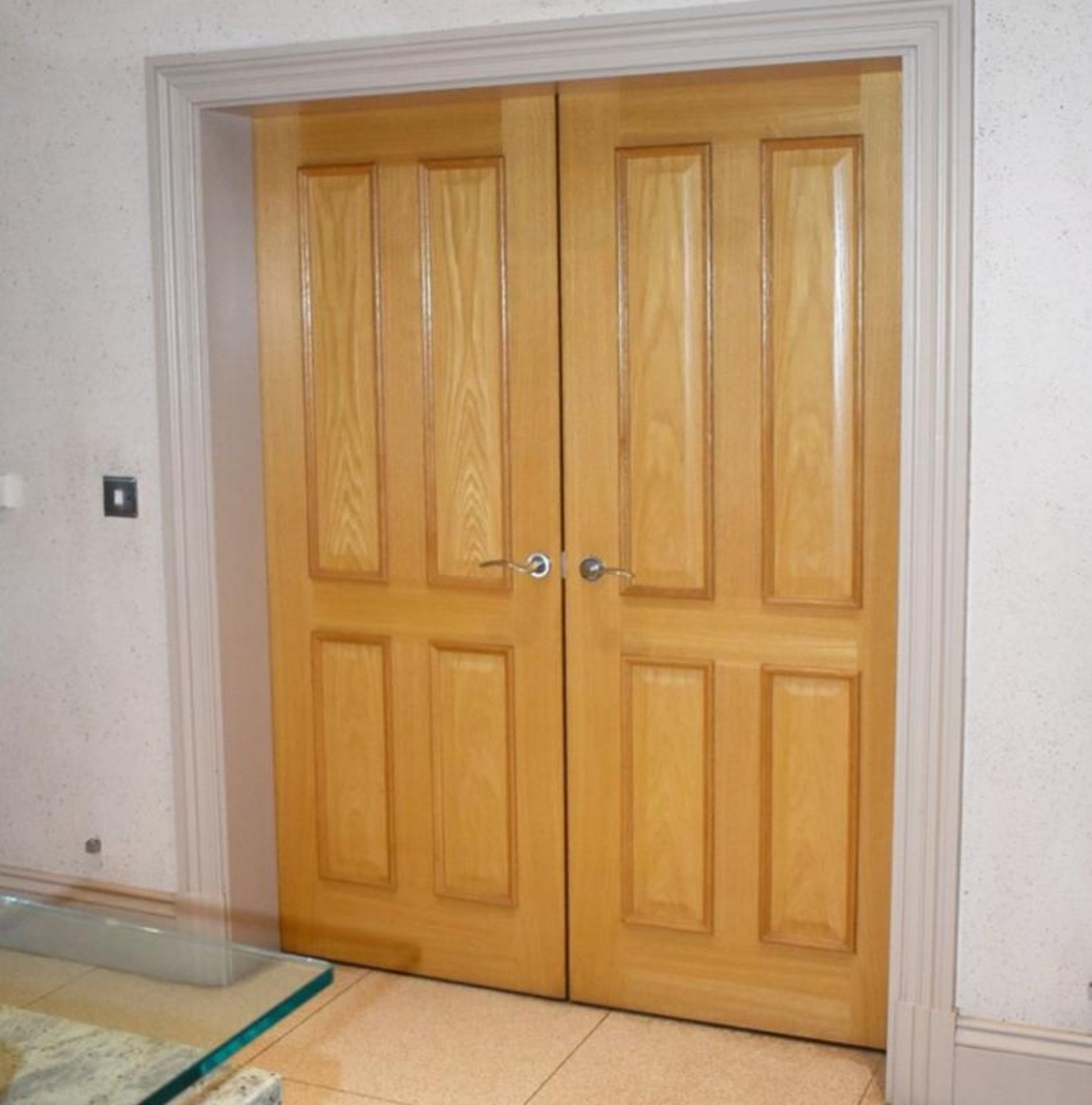 A Pair Of High Quality Internal Wooden Doors - Dimensions Of Each: H200 x W75 x 7cm - Ref: ABR016 /