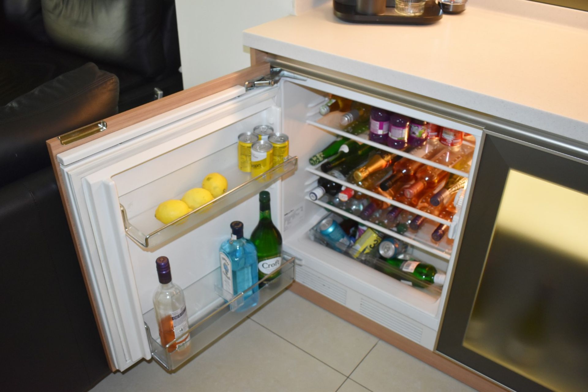 1 x Siematic Fitted Kitchen Unit Set With Integrated Fridge and Freezer, Smoked Glass and Beech - Image 8 of 12