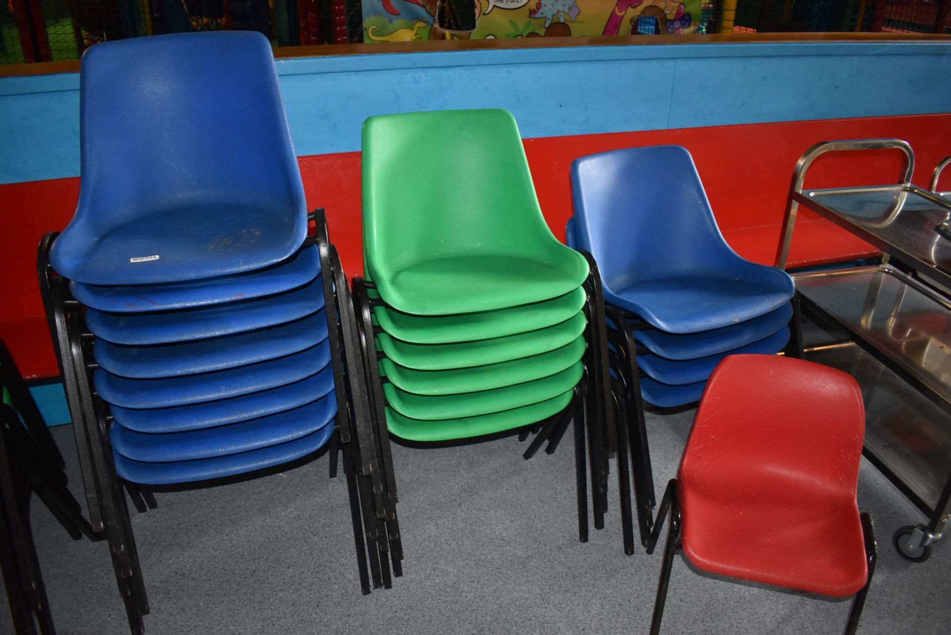 24 x Plastic Stackable Chairs With Black Metal Legs - Various Colours - Suitable For Adults or - Image 4 of 4