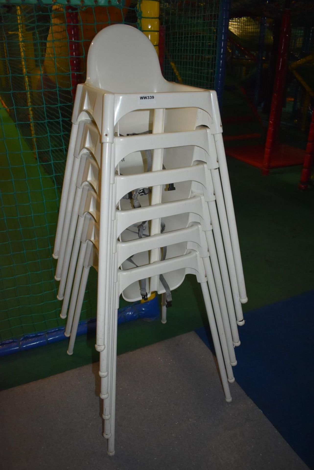 6 x White Plastic Children's High Chairs - Ref WW339 - CL520 - Location: London W10 More pictures,