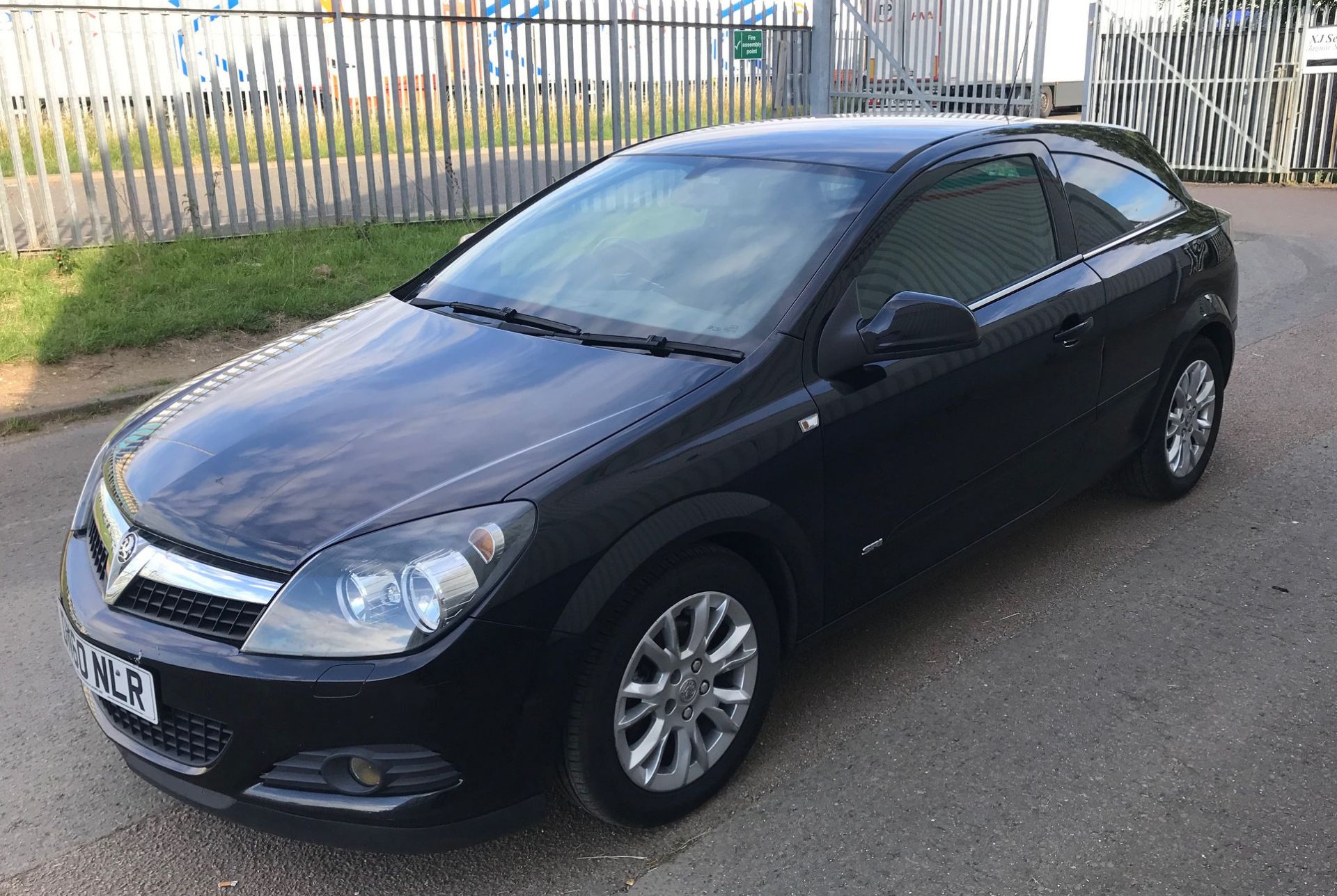 2010 Vauxhall Astra 1.4 SRi 5 Dr Hatchback - CL505 - NO VAT ON THE HAMMER - Location: - Image 6 of 12