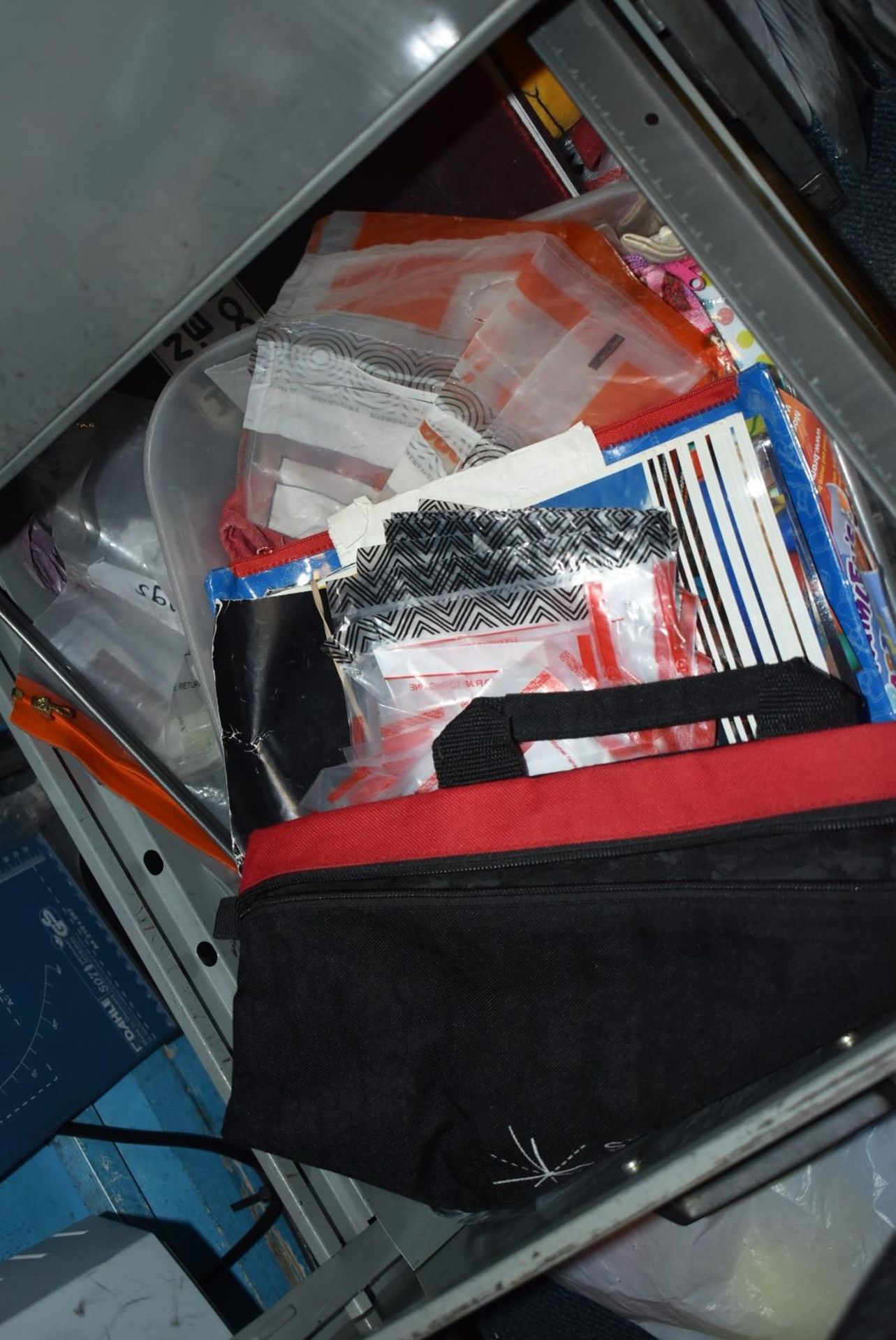 Assorted Job Lot From Office Room - Includes Stationary, Contents of Drawers, First Aid Kit, Party - Bild 8 aus 21