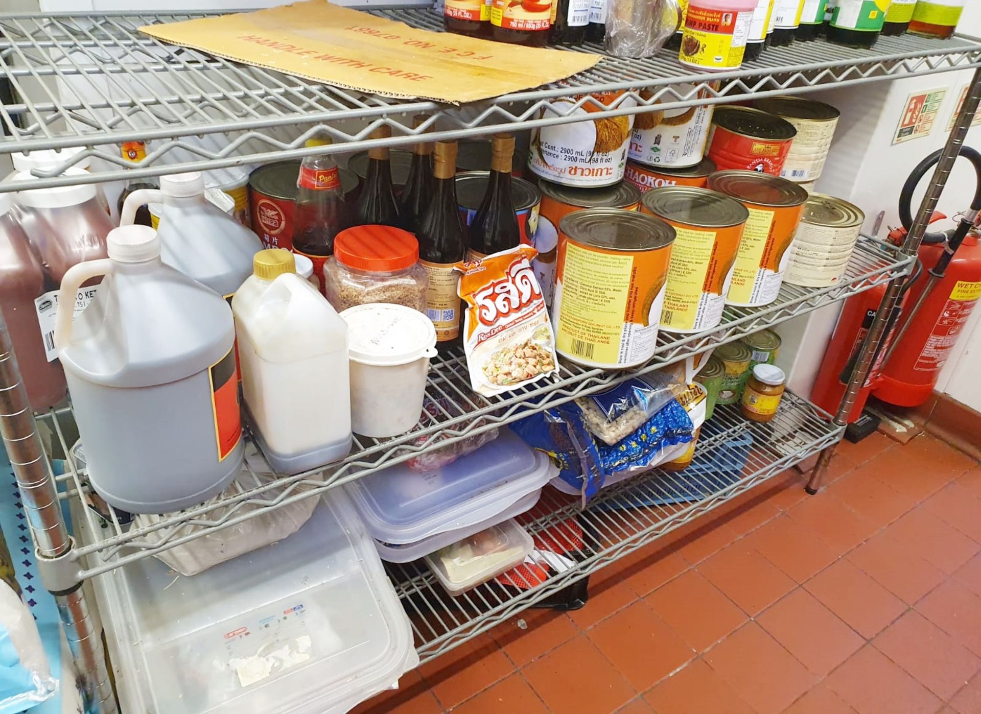 1 x Commercial Kitchen Wire Shelf With Contents - Contents Include Food Products Including Sacks - Image 7 of 9