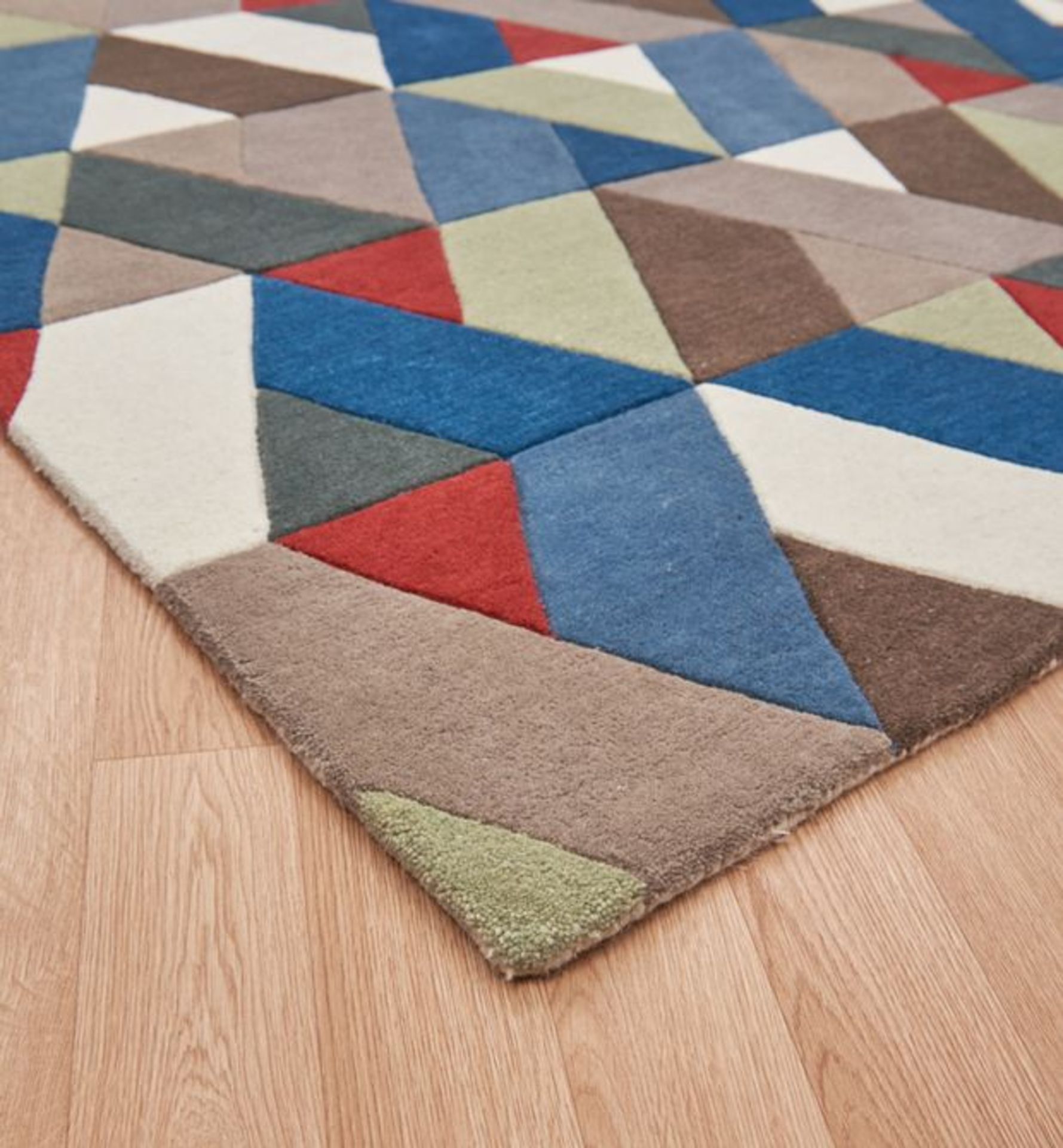 1 x Asiatic 'Funk Chevron' Multicoloured Hand Tufted Rug - Dimensions: 120 x 170cm - RRP £334.99 - Image 4 of 5