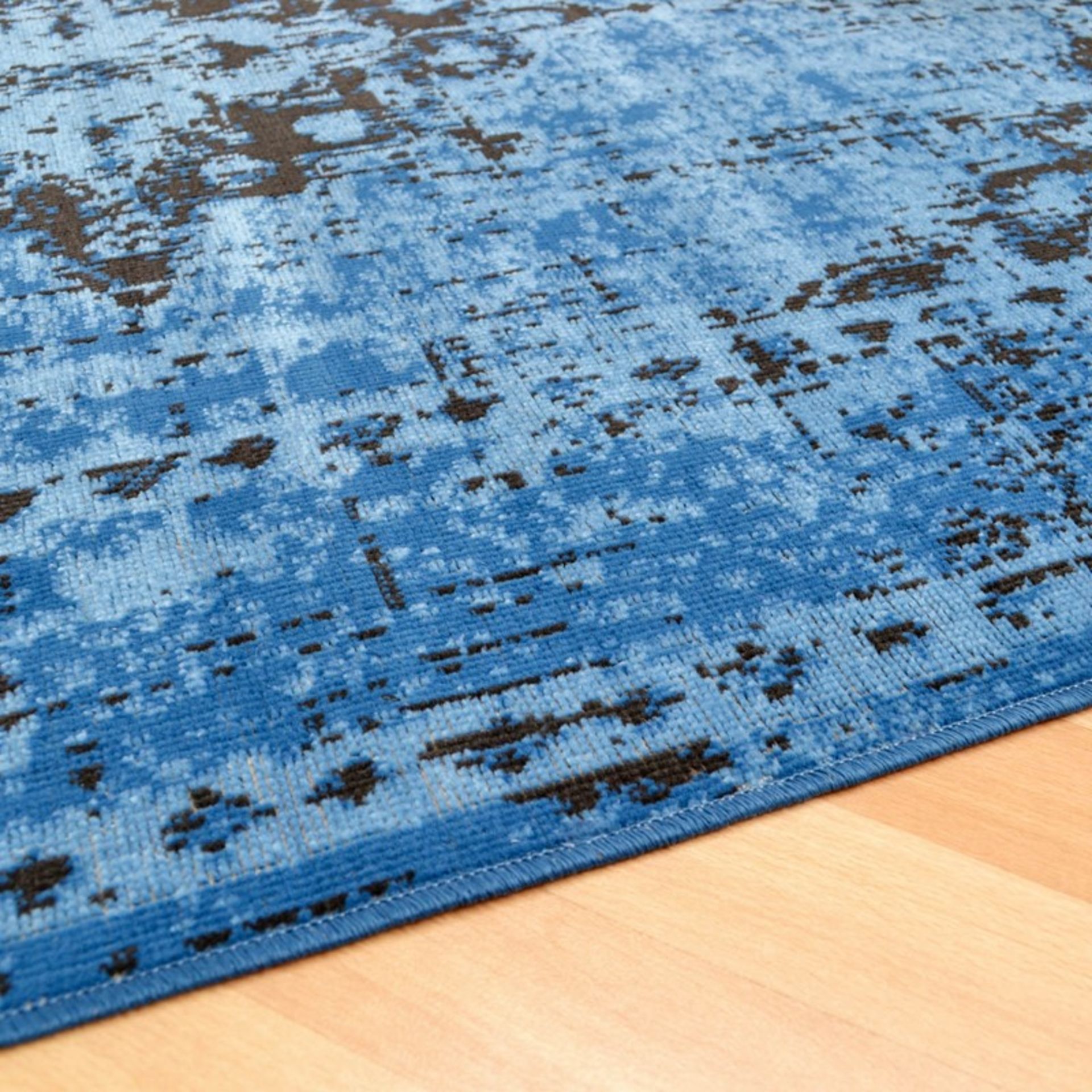 1 x Vintage Style Persian Inspired 'Revive' Rug In Blue - Dimensions: 120 x 170cm - Brand New - Image 3 of 5