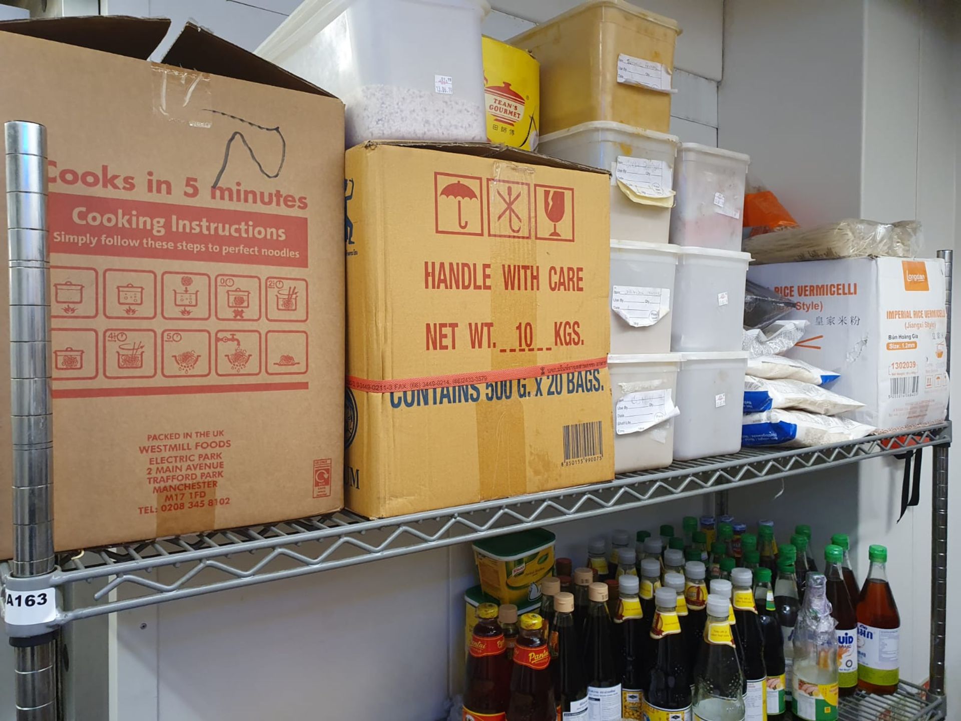 1 x Commercial Kitchen Wire Shelf With Contents - Contents Include Food Products Including Sacks - Image 6 of 9