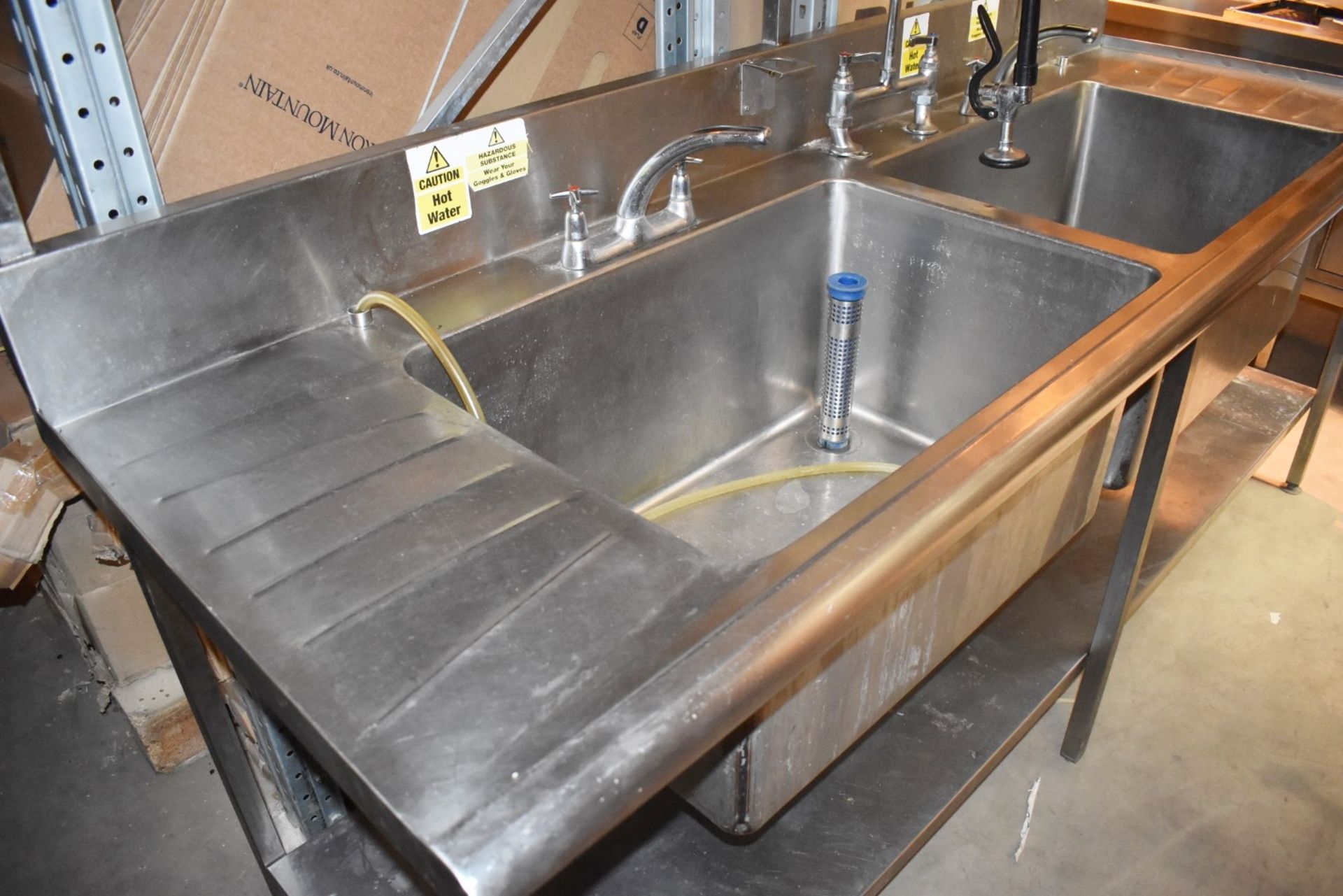 1 x Large Stainless Steel Wash Unit With Twin Oversized Sink Basins, Hose Rinser Tap, Mixer Taps, - Image 2 of 7