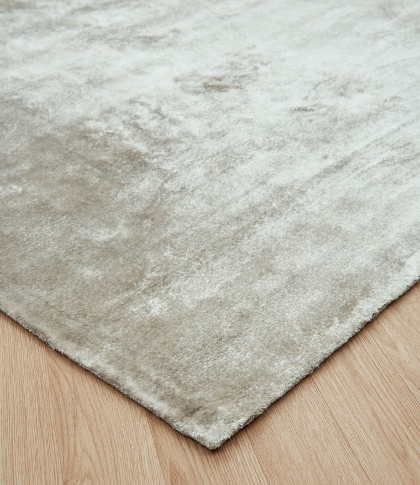 1 x Asiatic 'Dolce' Luxurious Hand-woven Rug In Silver - Handmade in India - 120x180cm - RRP £339.99 - Image 2 of 3