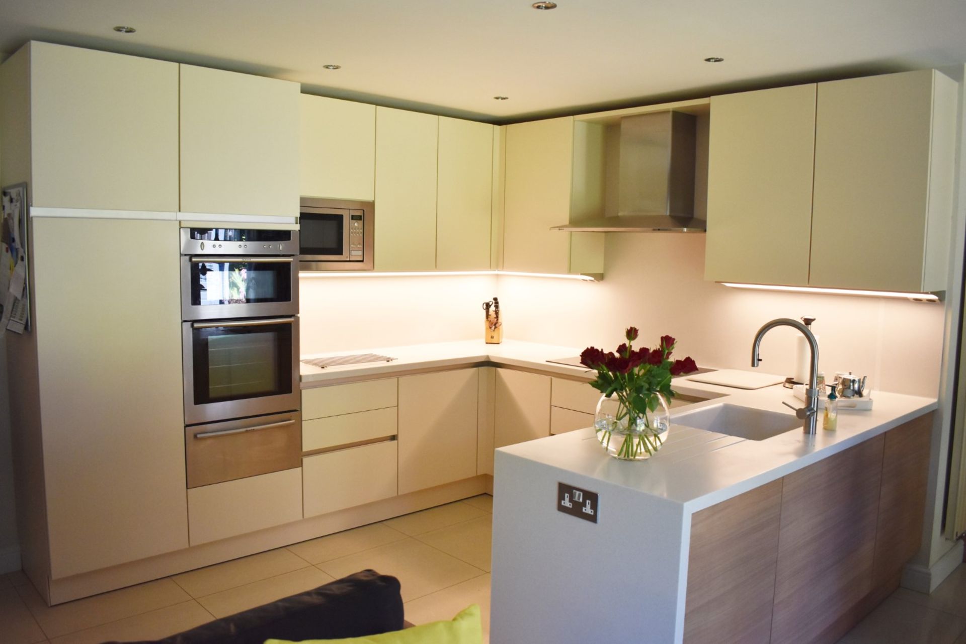 1 x Contemporary SieMatic Fitted Kitchen With Corian Work Surfaces and Integrated Appliances - Image 3 of 70