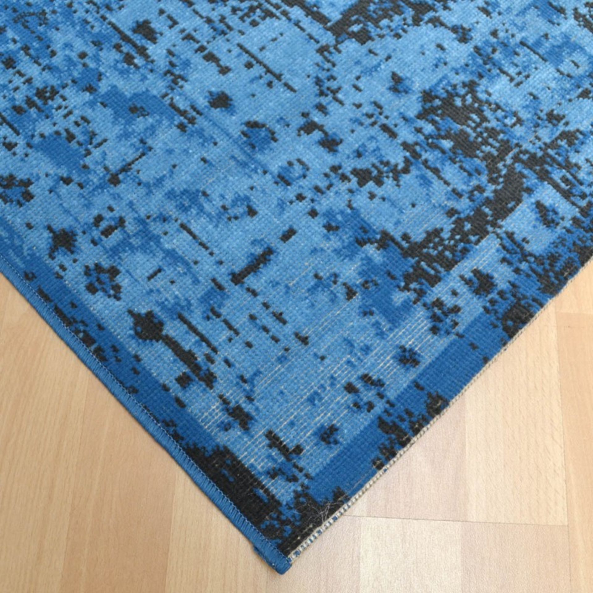 1 x Vintage Style Persian Inspired 'Revive' Rug In Blue - Dimensions: 120 x 170cm - Brand New - Image 4 of 5