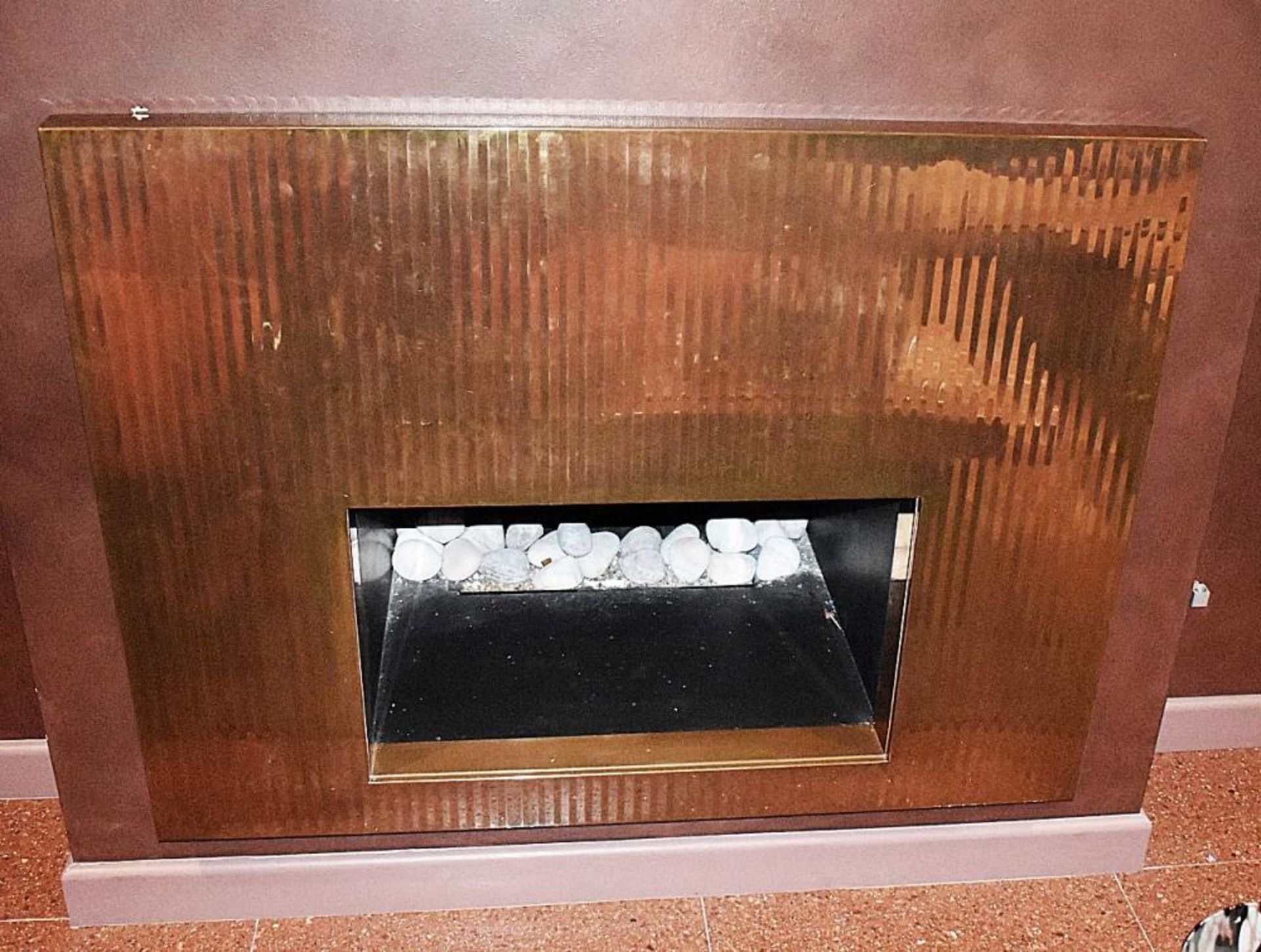 1 x Gas Fire With Copper Surround - Dimensions: W120 x H90 x X D67 / 5.5cm - Ref: ABR004 / PFR - CL - Image 2 of 4