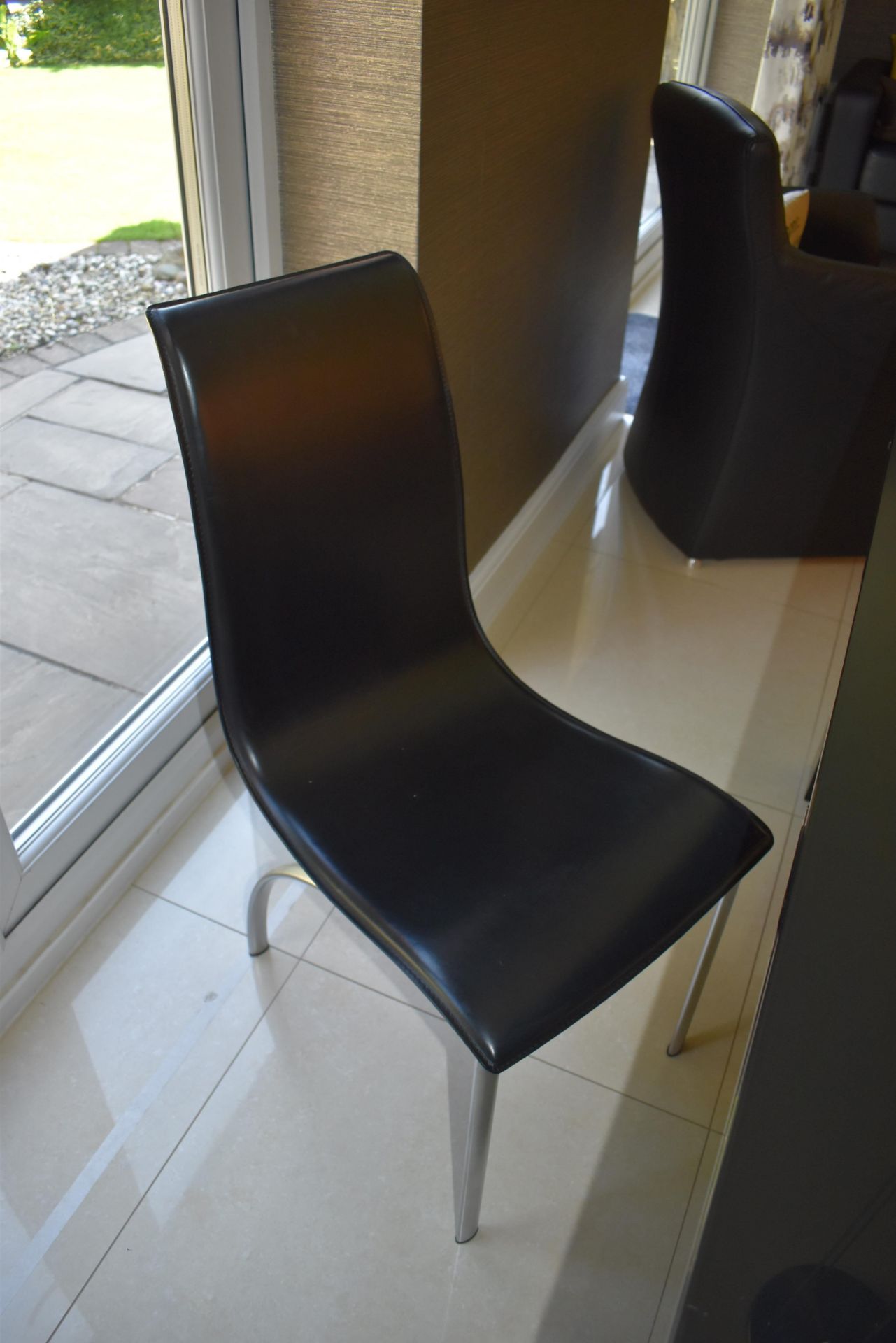 1 x Casabella Tempered Black Glass Extending Dining Table With Four Chairs - Stunning Contemporary - Image 11 of 17