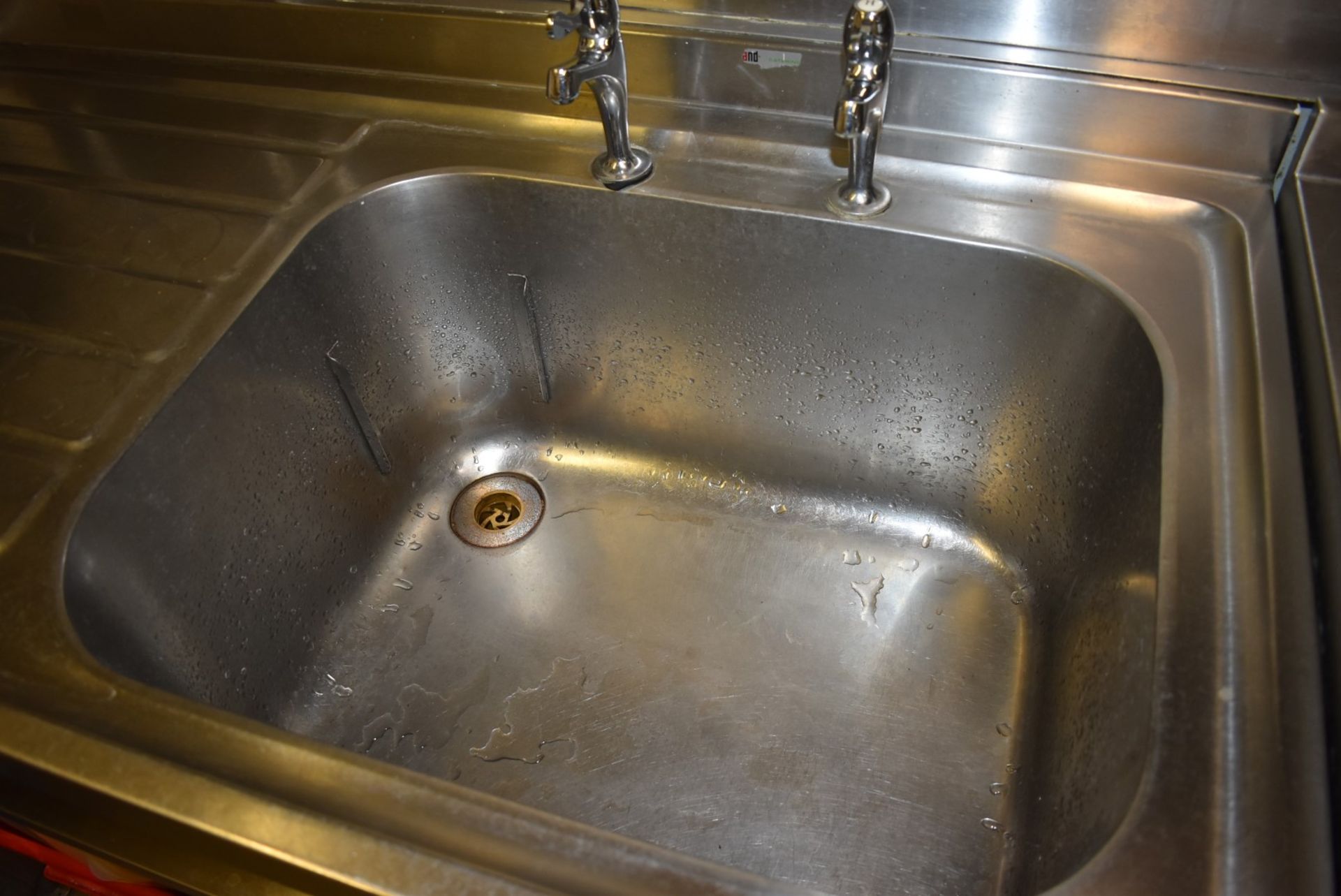 1 x Stainless Steel Wash Basin With Anti Drip Drainer, Undershelf and Mixer Taps - H87 x W120 x - Image 3 of 4