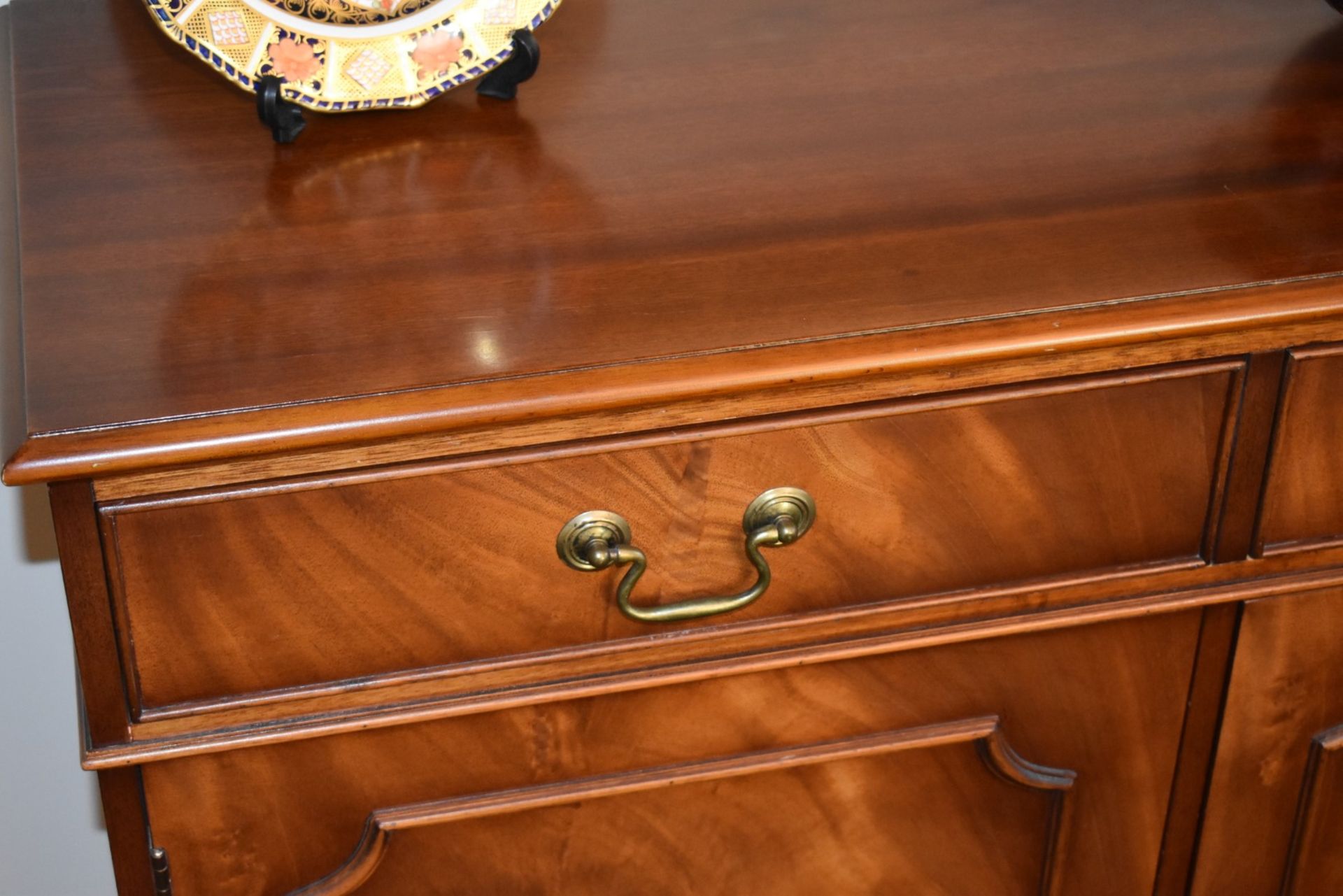 1 x Brights of Nettlebed Mahogany Dining Sideboard With Three Drawers Over Three Cupboards - - Image 5 of 13