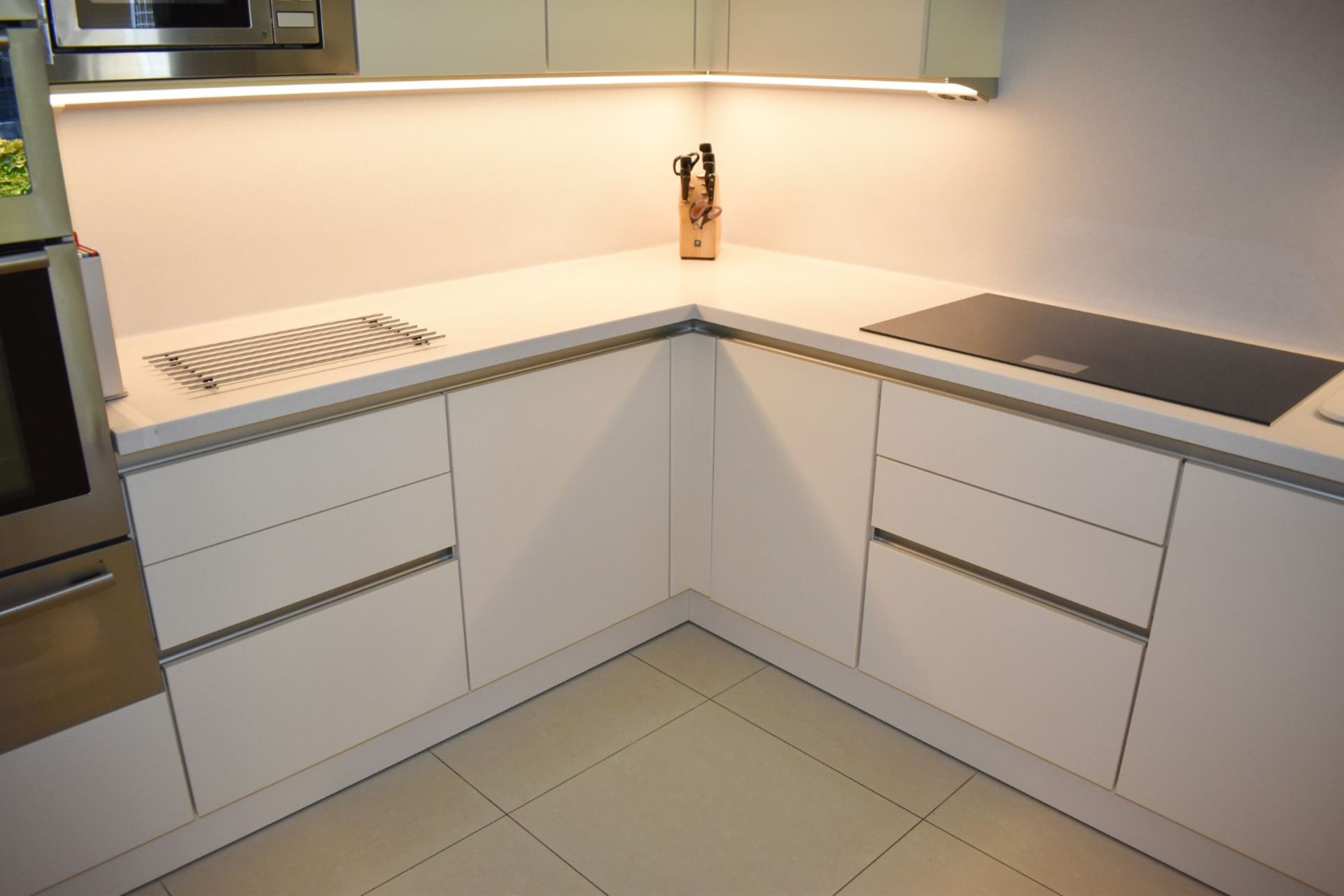 1 x Contemporary SieMatic Fitted Kitchen With Corian Work Surfaces and Integrated Appliances - Image 10 of 70