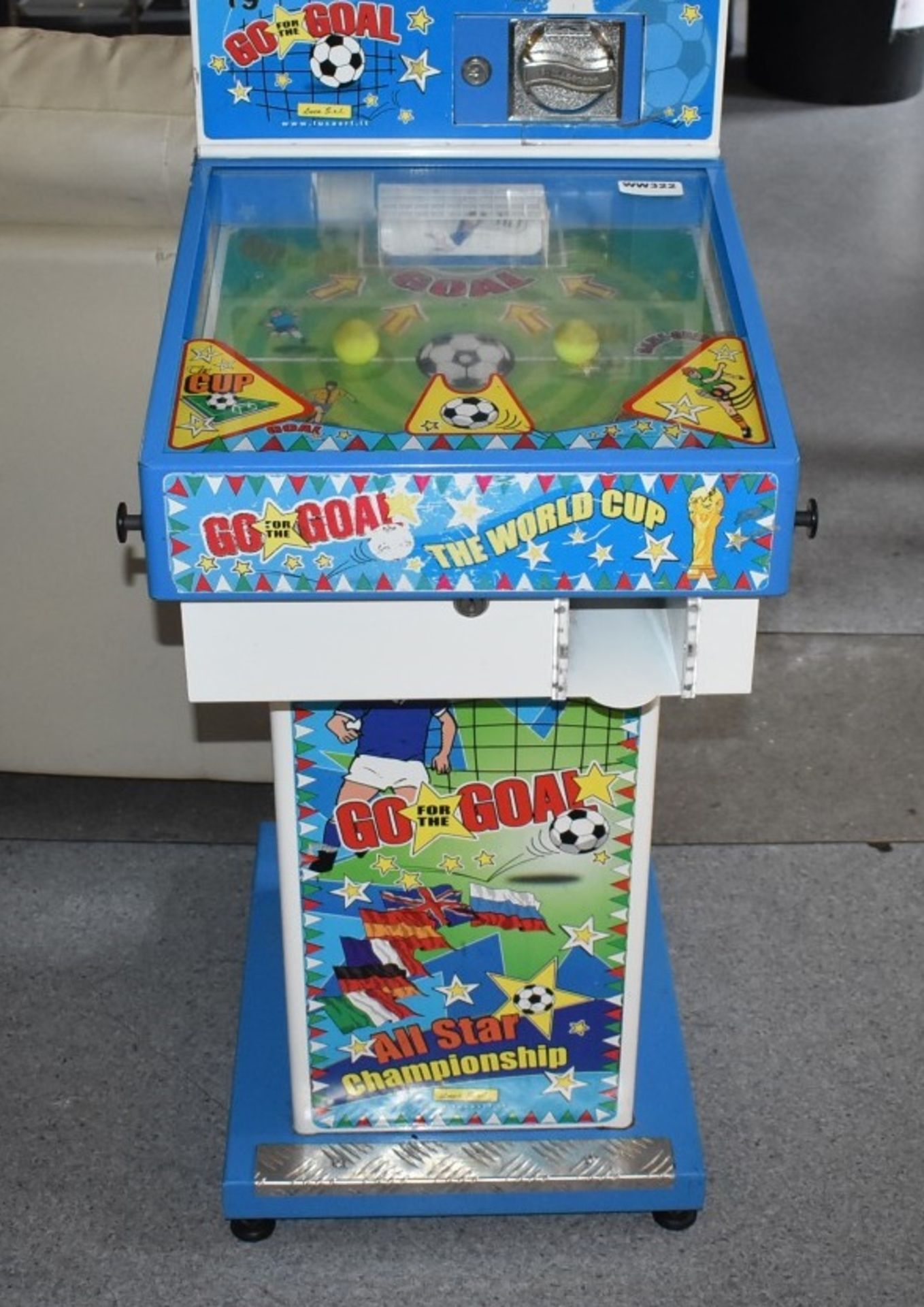 1 x Luca Go For The Goal Flipper Pinball Vending Machine Game - H137 x W43 x D62 cms - Ref WW322 - - Image 2 of 9