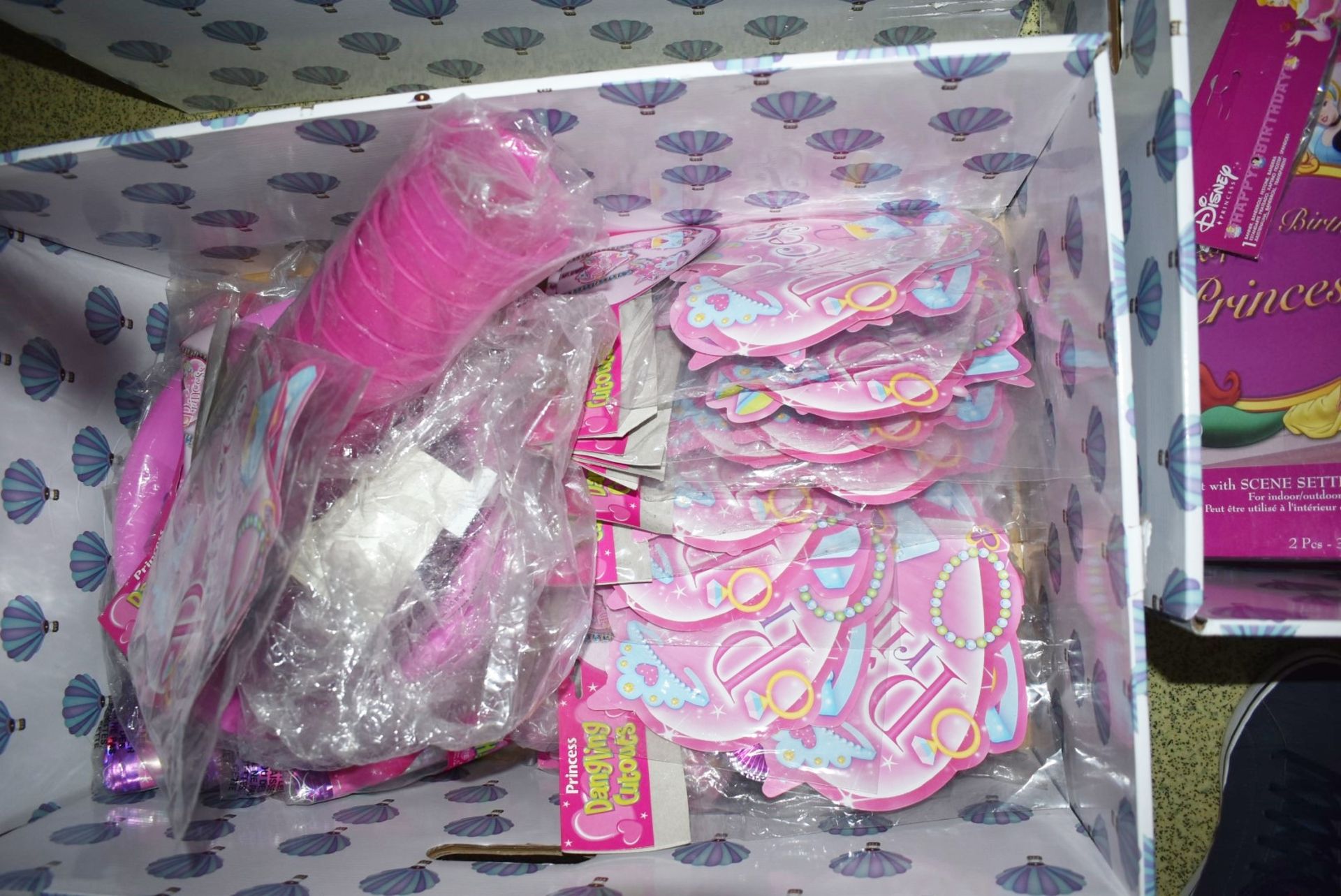 Large Collection of Princess  Party Tableware - Includes Three Large Boxes With Lids - Plates, Cups, - Image 8 of 11