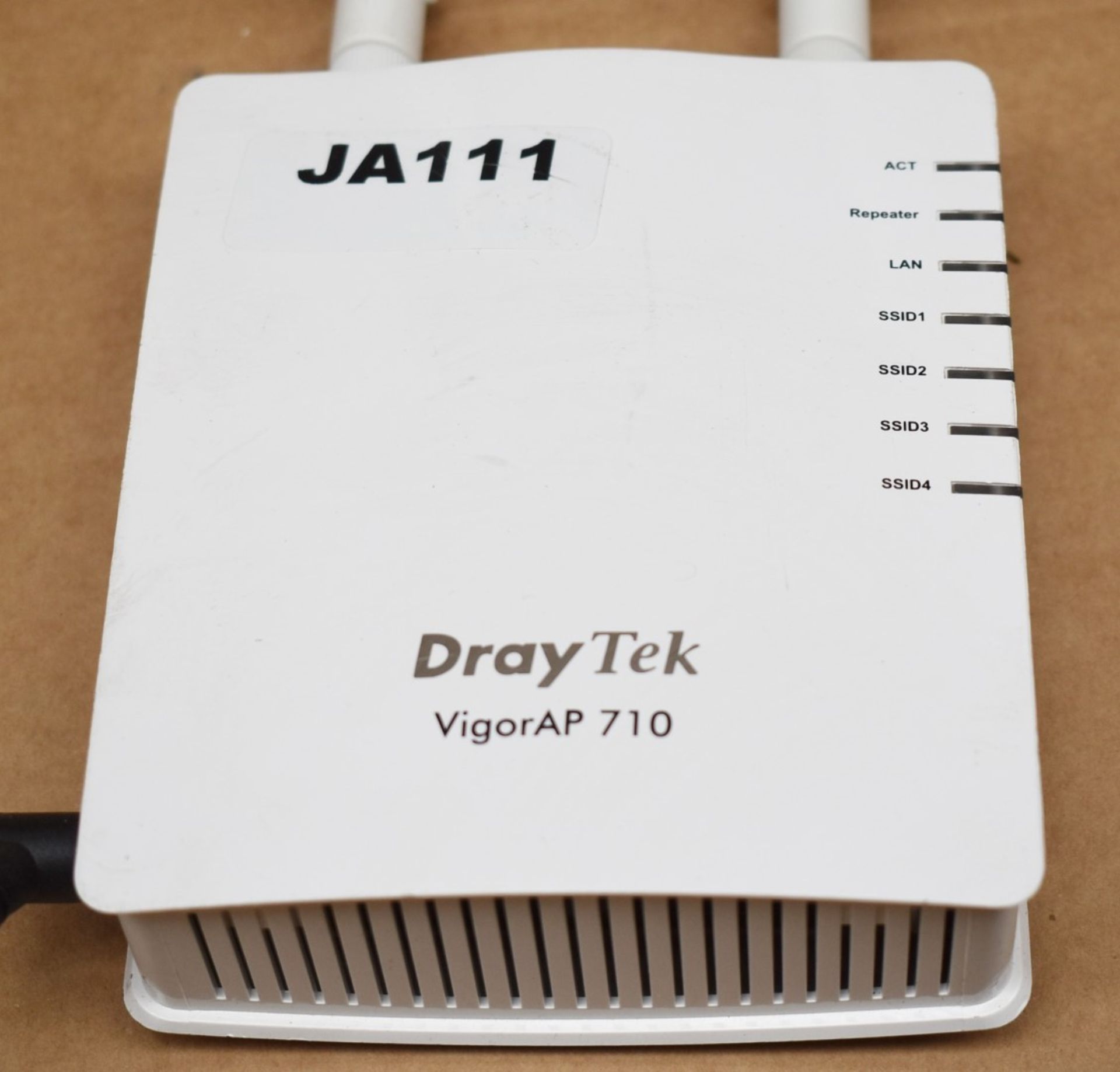 1 x Draytek Vigor AP-710 Wireless Access Point - CL011 - Ref JA111 - Location: Altrincham WA14 - Image 4 of 4