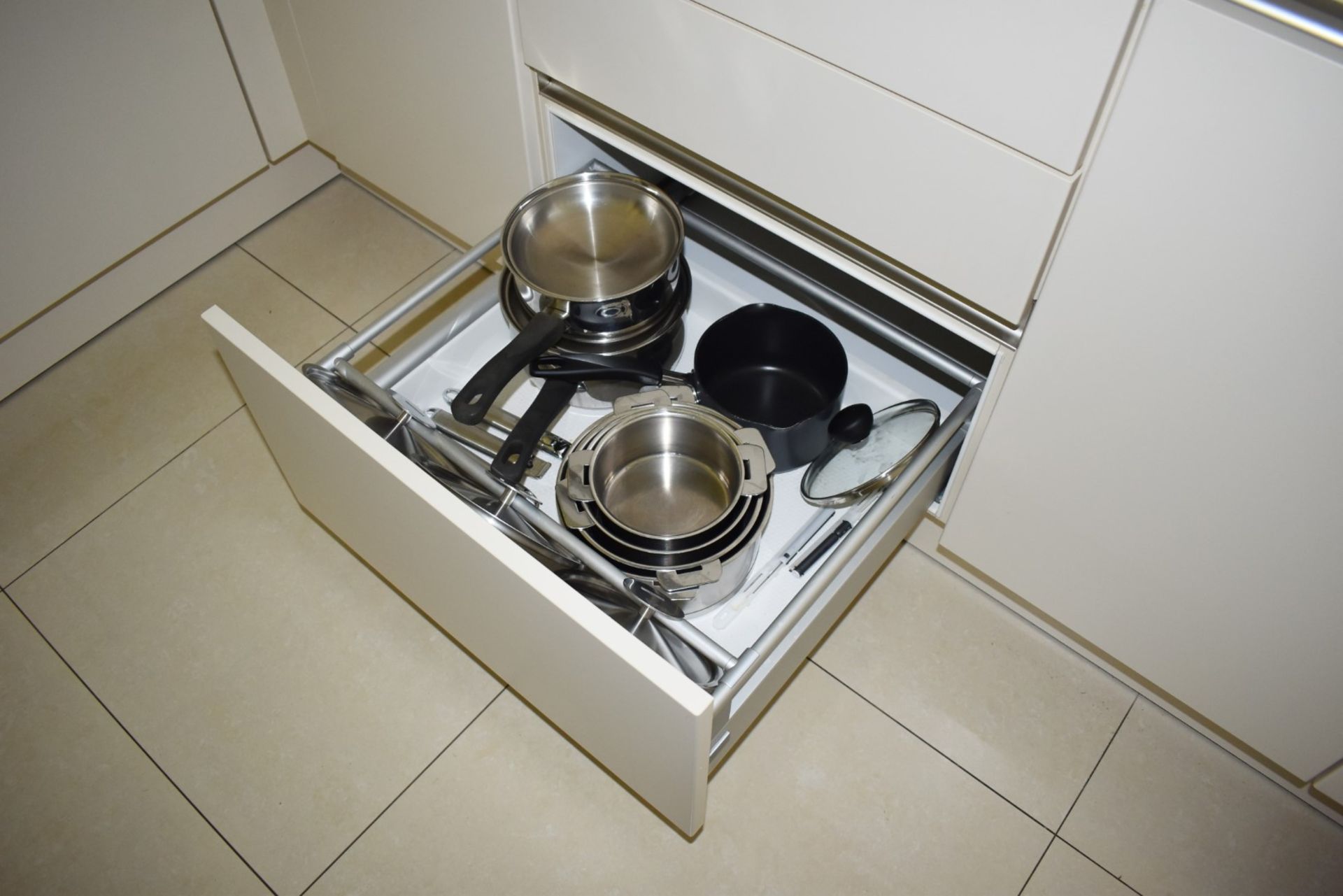 1 x Contemporary SieMatic Fitted Kitchen With Corian Work Surfaces and Integrated Appliances - Image 60 of 70