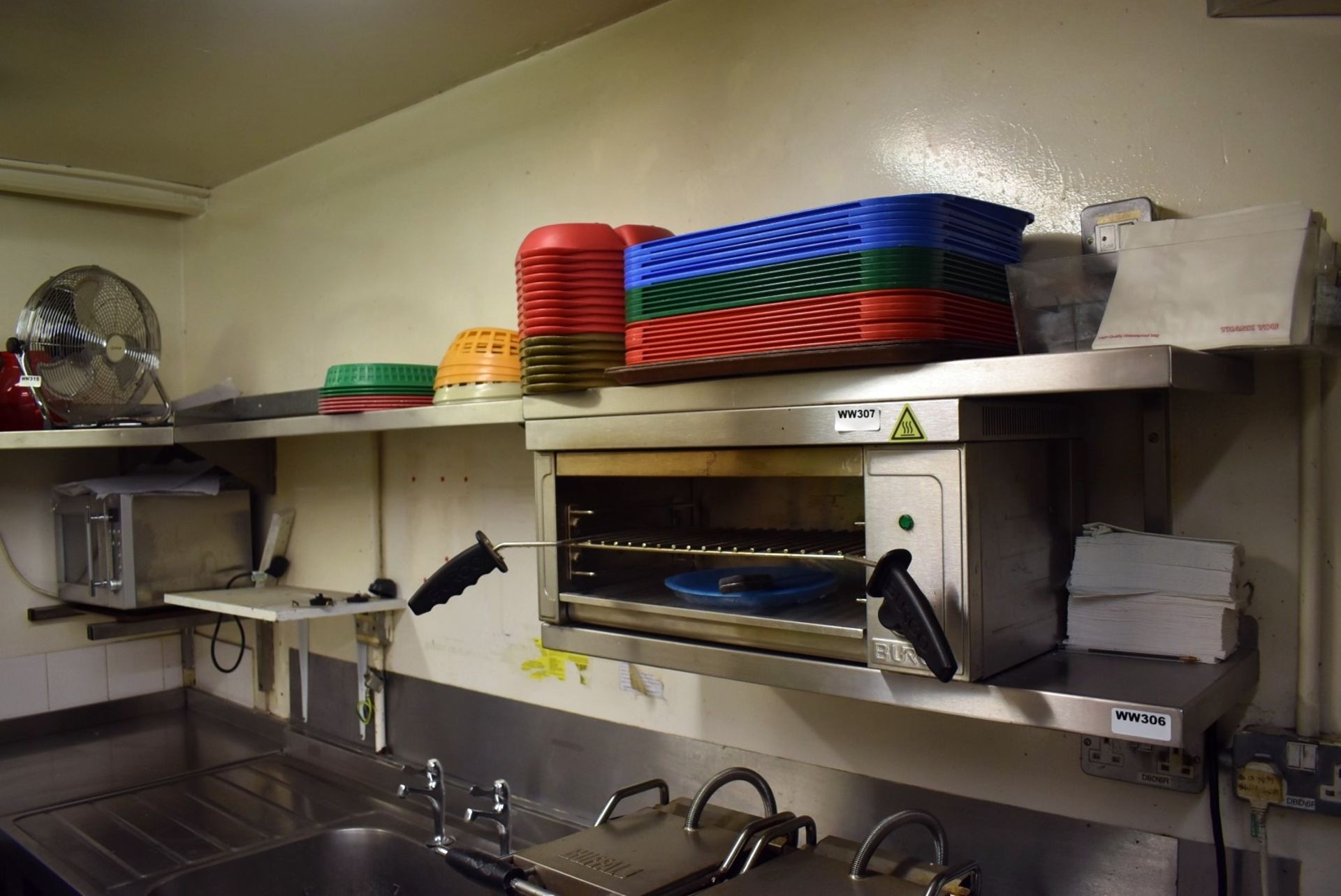 8 x Wall Mounted Stainless Steel Shelves For Commercial Kitchens - Various Sizes Included - Ref - Image 4 of 6