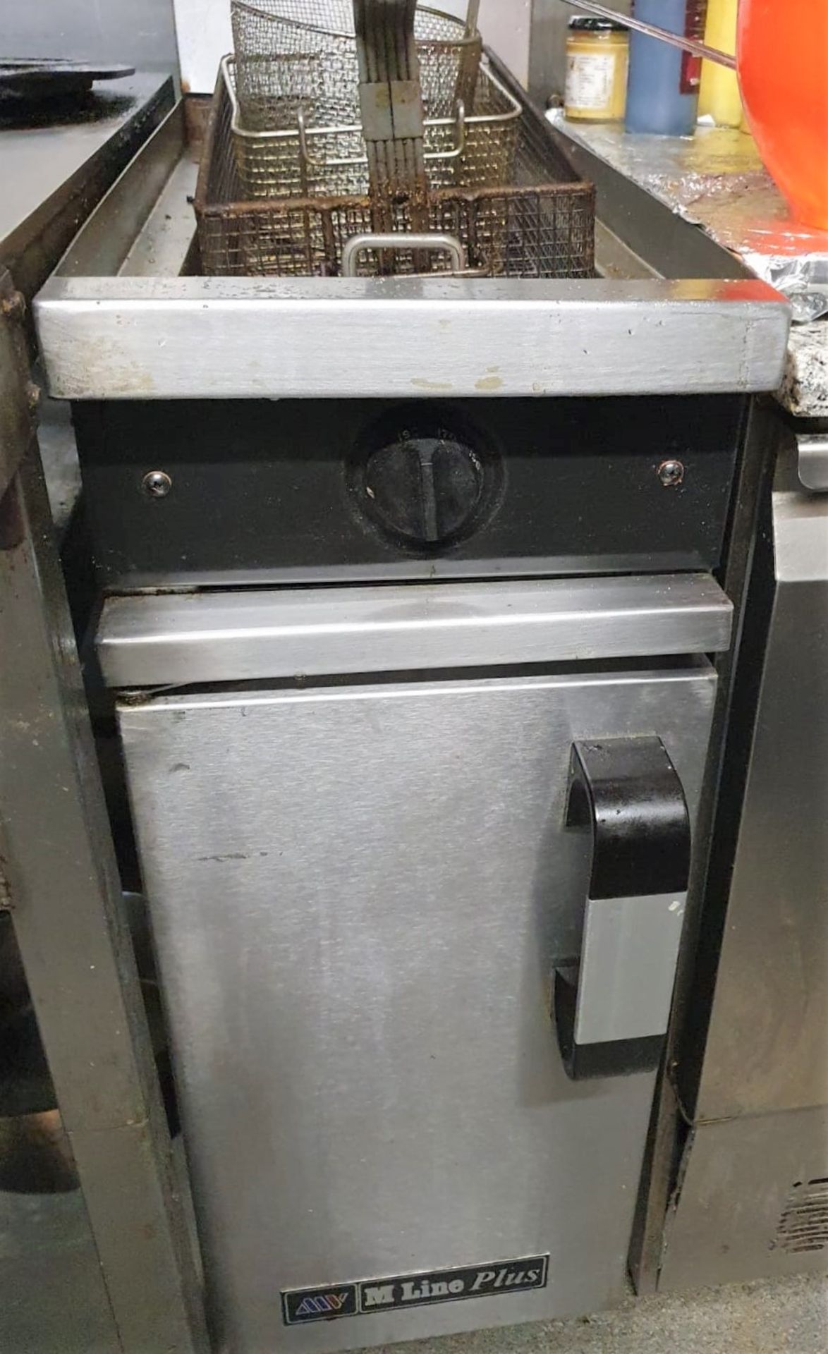 1 x M Line Plus Single Basket Gas Fryer - Stainless Steel Finish - CL514 - Approx Dimensions H118