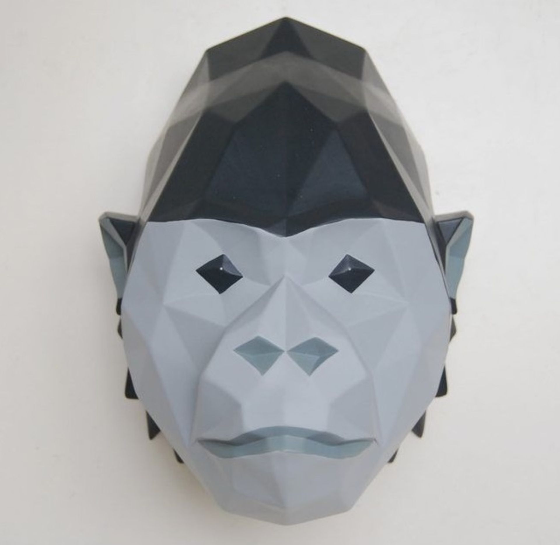 1 x Artistic Origami Gorilla Head Abstract Wall Hanging - Dimensions H37cm W31cm D24cm - Brand New - Image 2 of 3