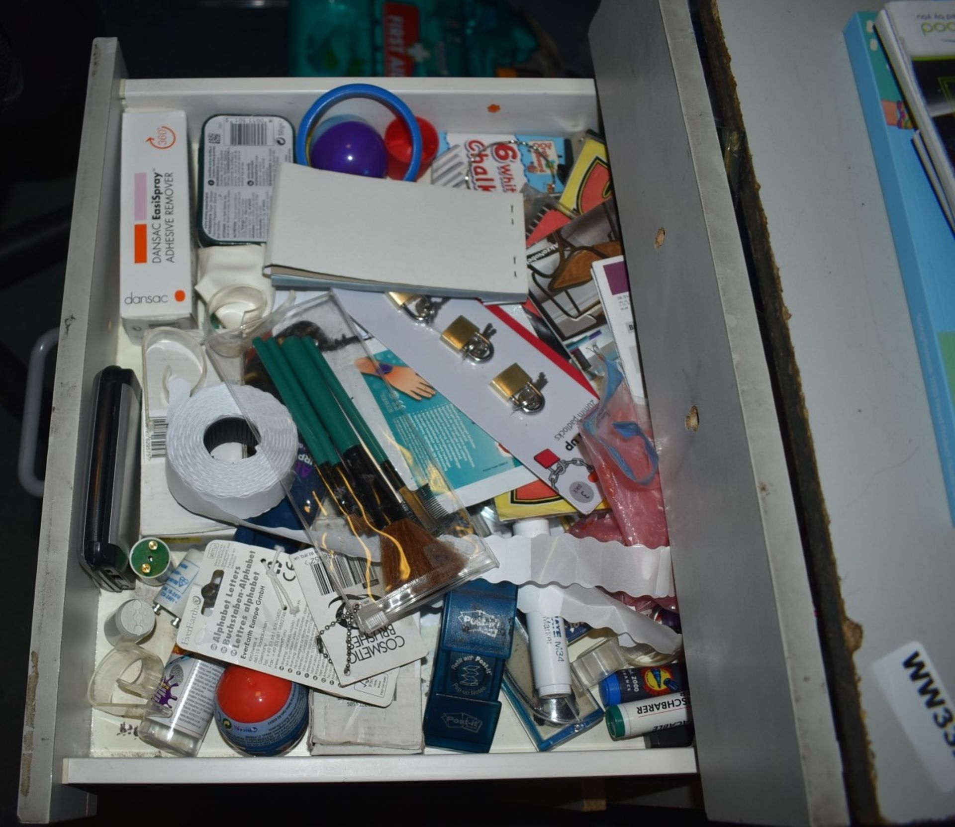 Assorted Job Lot From Office Room - Includes Stationary, Contents of Drawers, First Aid Kit, Party - Bild 19 aus 21