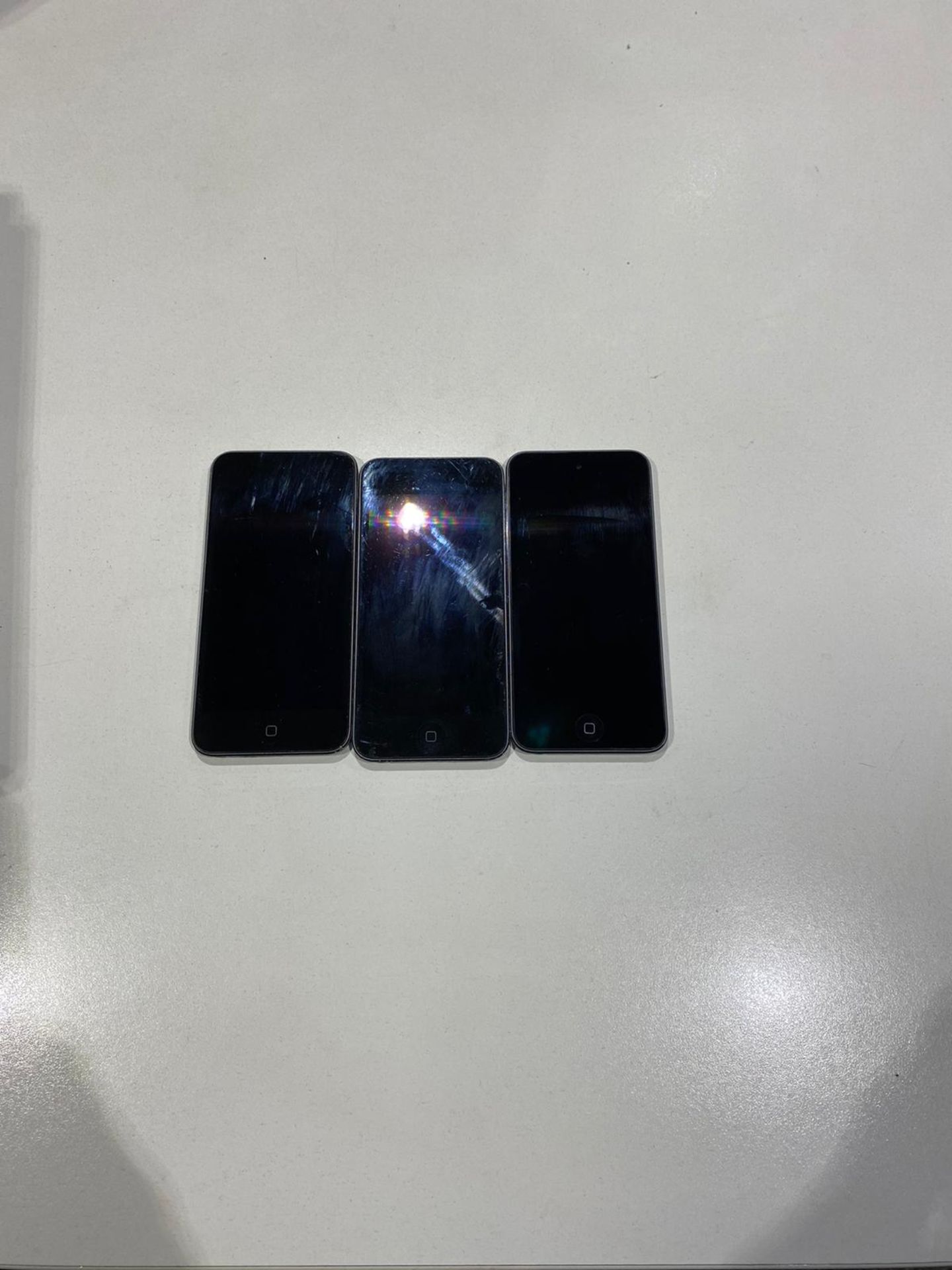3 x iPod Touch 6th Generation in Space grey - Used condition - Location: Altrincham WA14 - Image 2 of 8