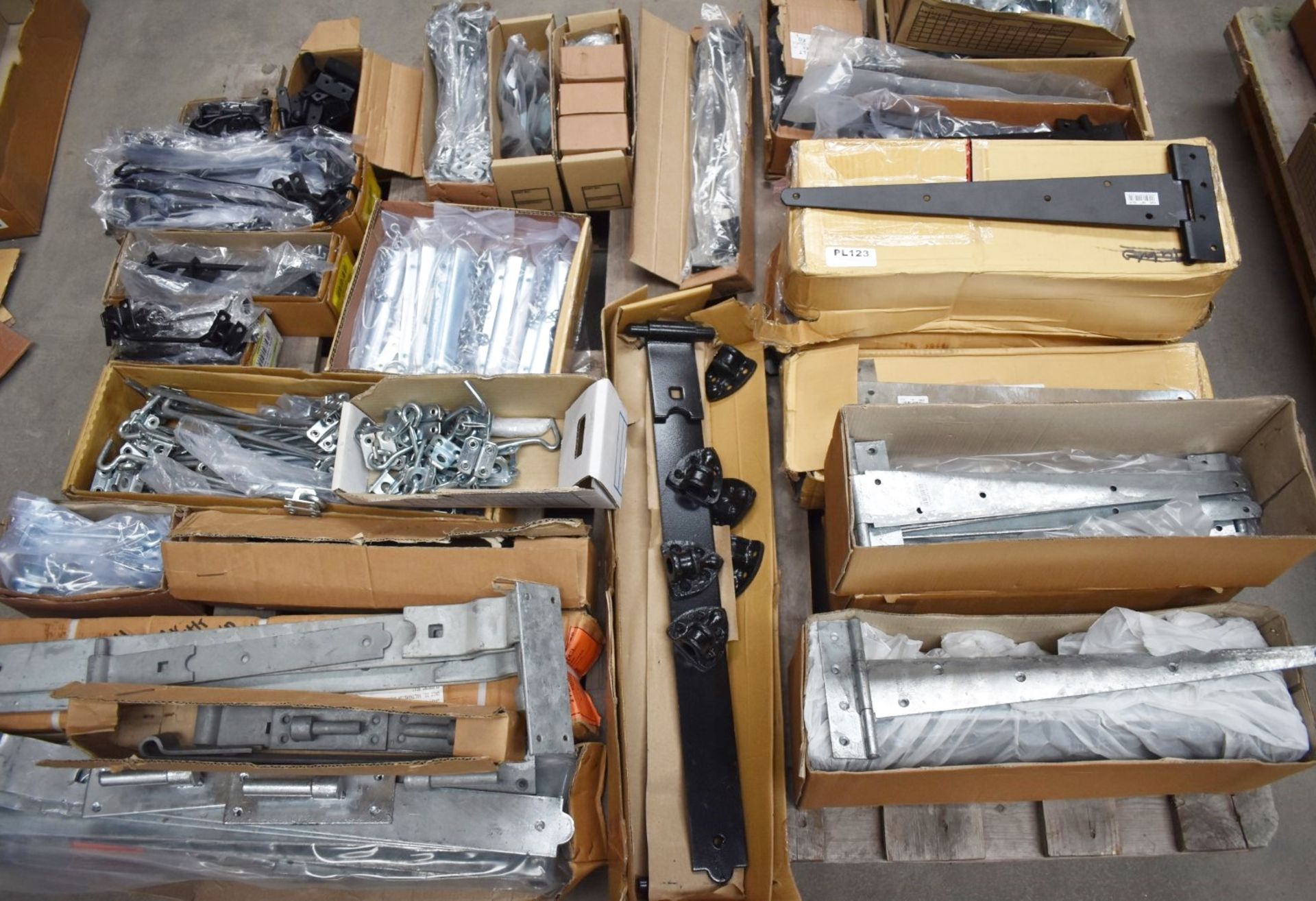 1 x Assorted Ironmongery Pallet Lot - Features Heavy Duty T Gates Hinges, Latches, Locks, Spring