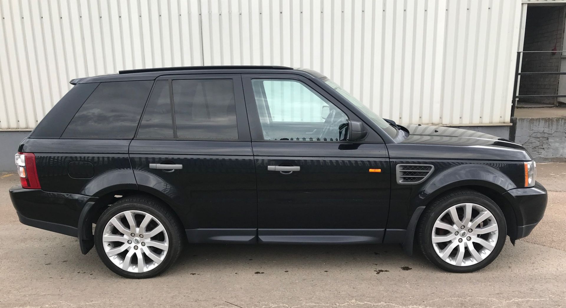 2007 Land Rover Range Rover Sport 2.7 TDV6 5Dr 4x4 - NO VAT ON THE HAMMER - Location: Corby - Image 4 of 15