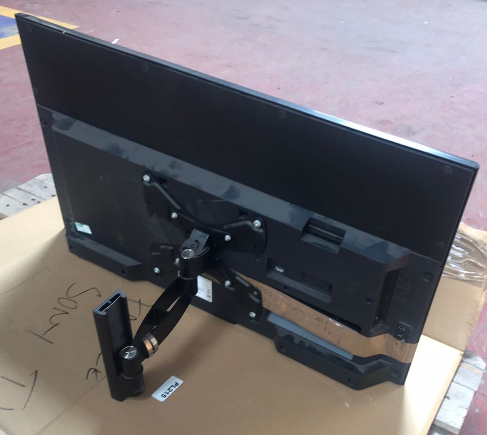 1 x Sony 32" Flat Screen TV & Wall Bracket - Good Condition - location: Peterlee, SR8 - - Image 4 of 7