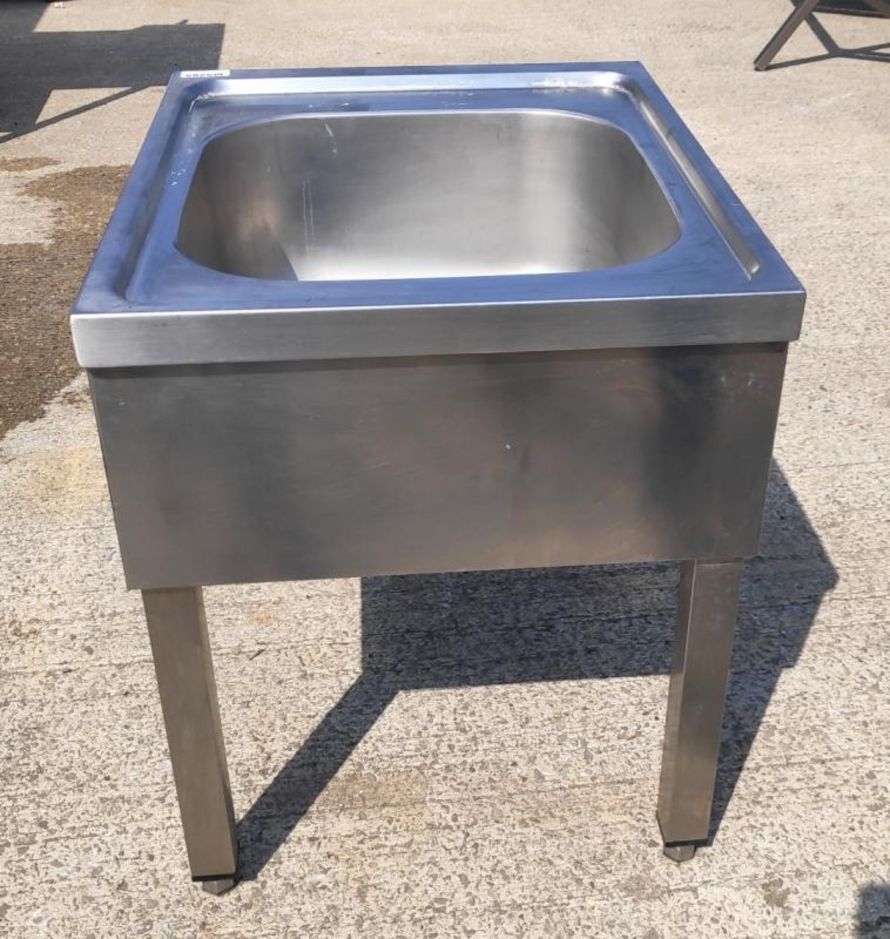 1 x Low Stainless Steel Commercial Kitchen Sink Unit - Dimensions: 50W x 60D x 60H cm - Very Recentl - Image 6 of 6