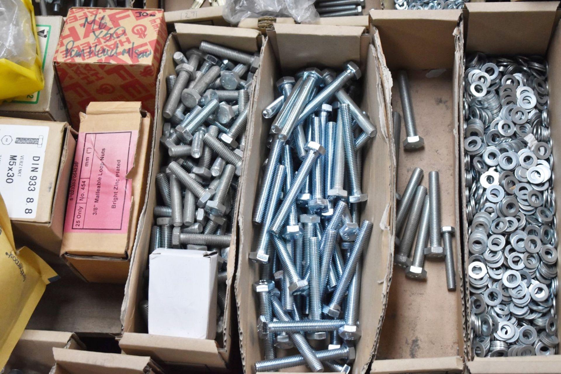 1 x Assorted Ironmongery Pallet Lot - Features Nuts, Bolts, Keys, Locks, Washers, Screws, D - Image 23 of 32