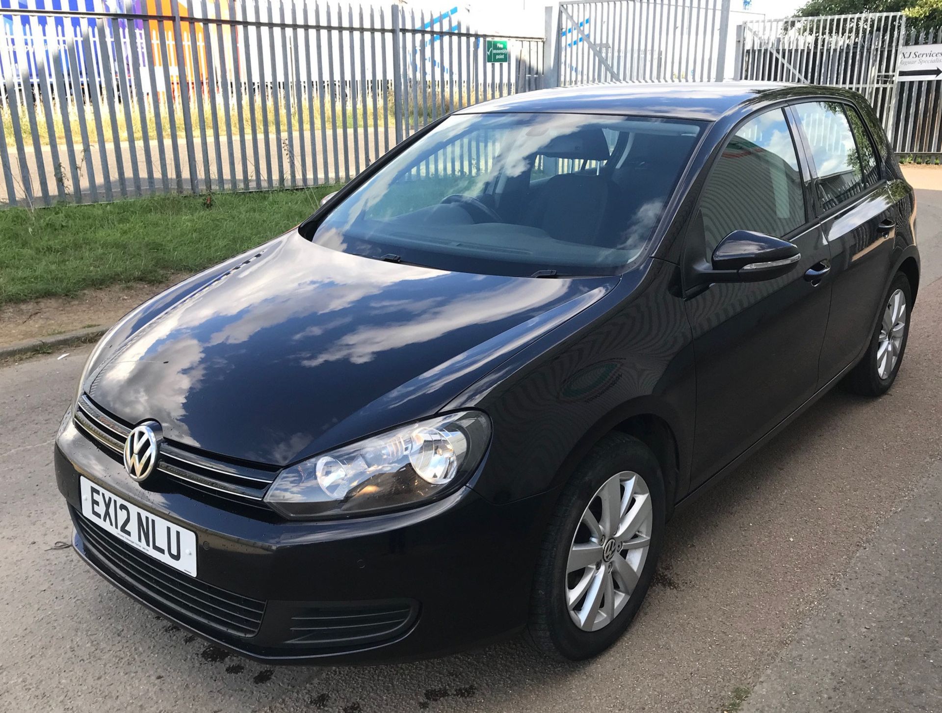 2012 Volkswagen Golf 1.6 Tdi Match 5Dr Hatchback - NO VAT ON THE HAMMER - Location: Corby - Image 6 of 14