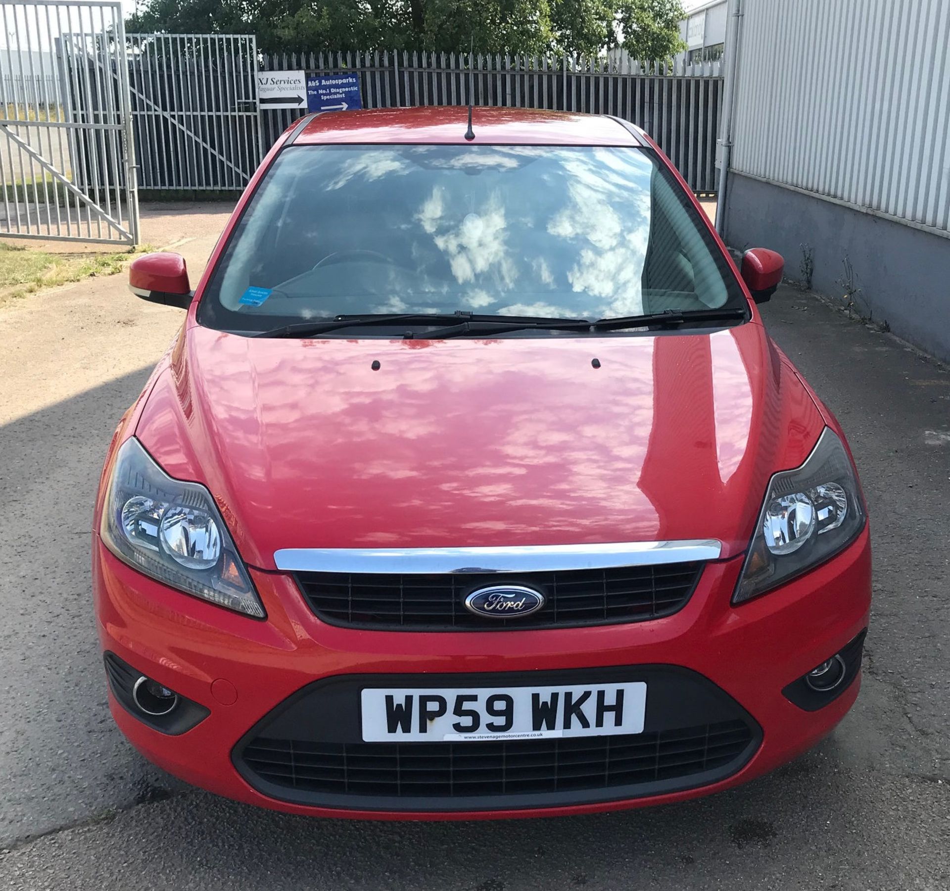 2009 Ford Focus 1.8 Zetec 125 5 Door Hatchback - CL505 - NO VAT ON THE HAMMER - Location: Corby, Nor - Image 7 of 16