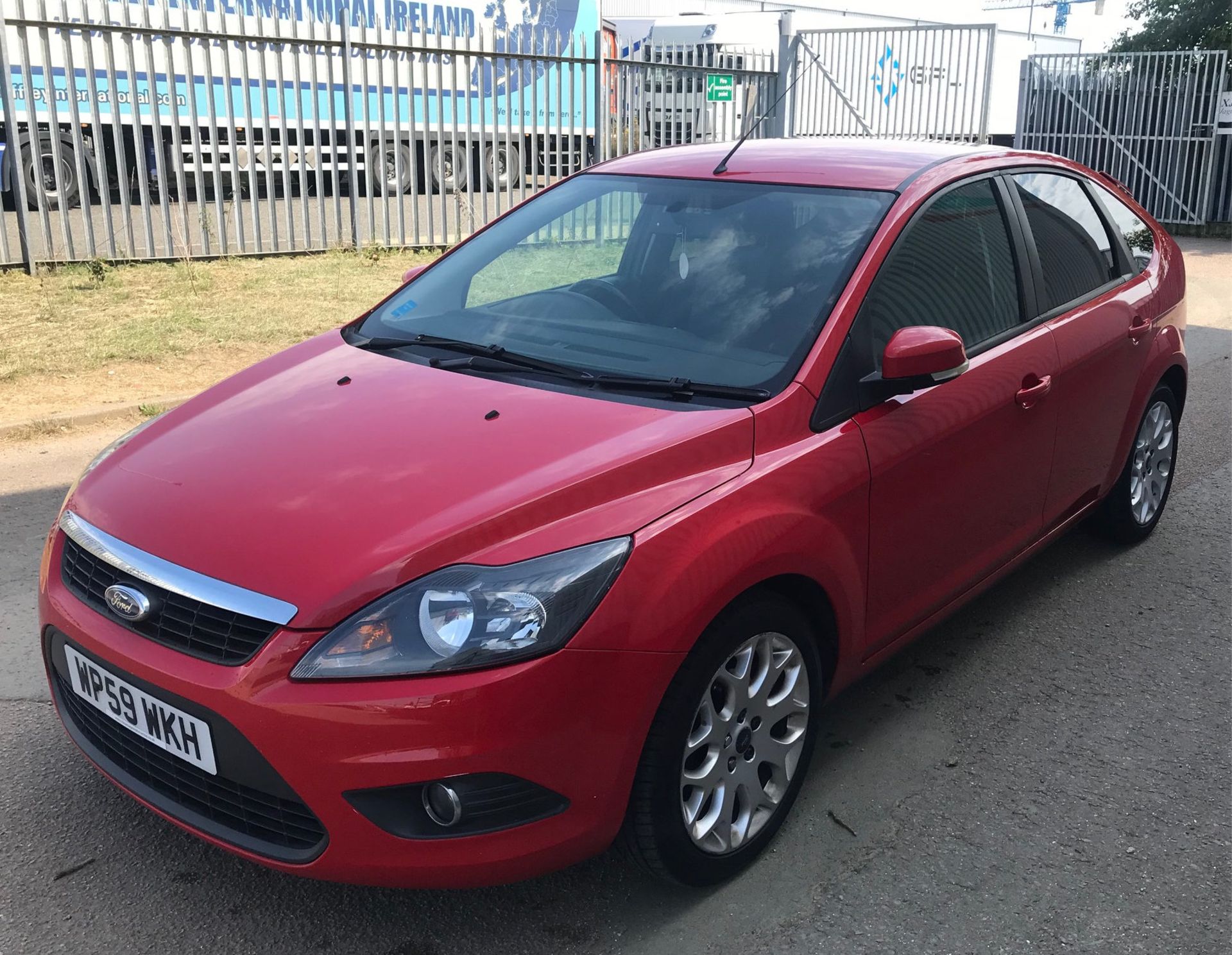 2009 Ford Focus 1.8 Zetec 125 5 Door Hatchback - CL505 - NO VAT ON THE HAMMER - Location: Corby, Nor - Image 6 of 16