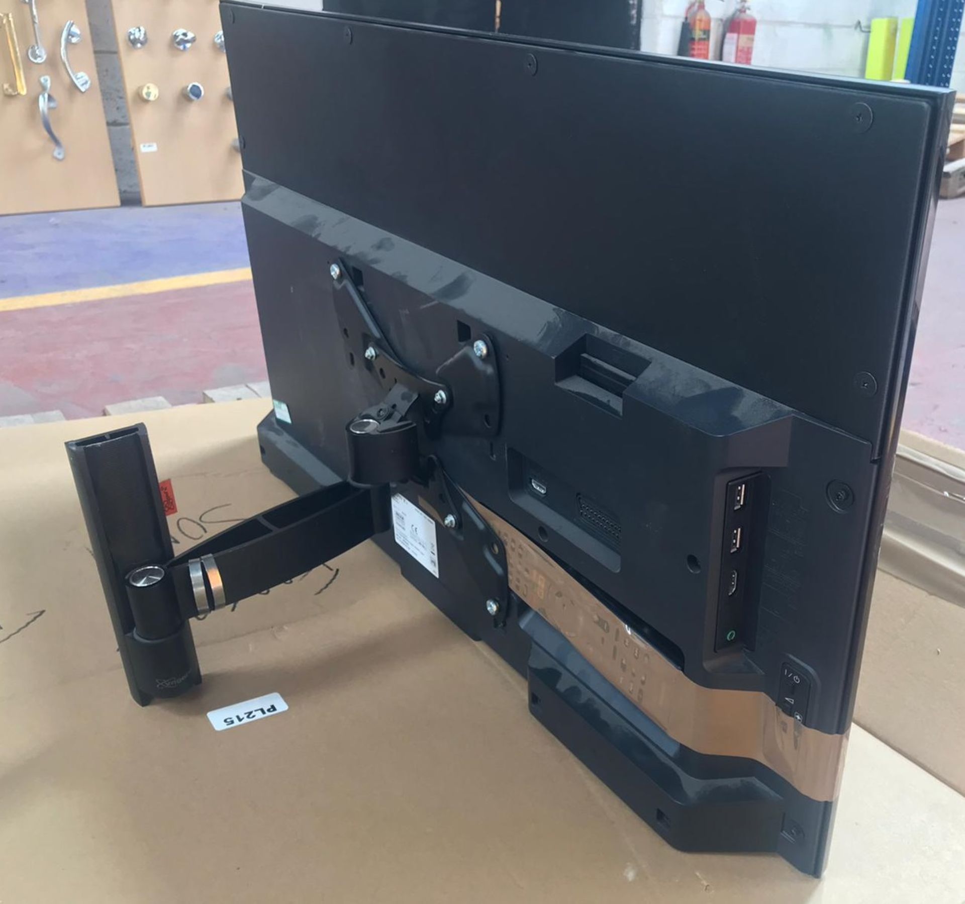 1 x Sony 32" Flat Screen TV & Wall Bracket - Good Condition - location: Peterlee, SR8 - - Image 5 of 7