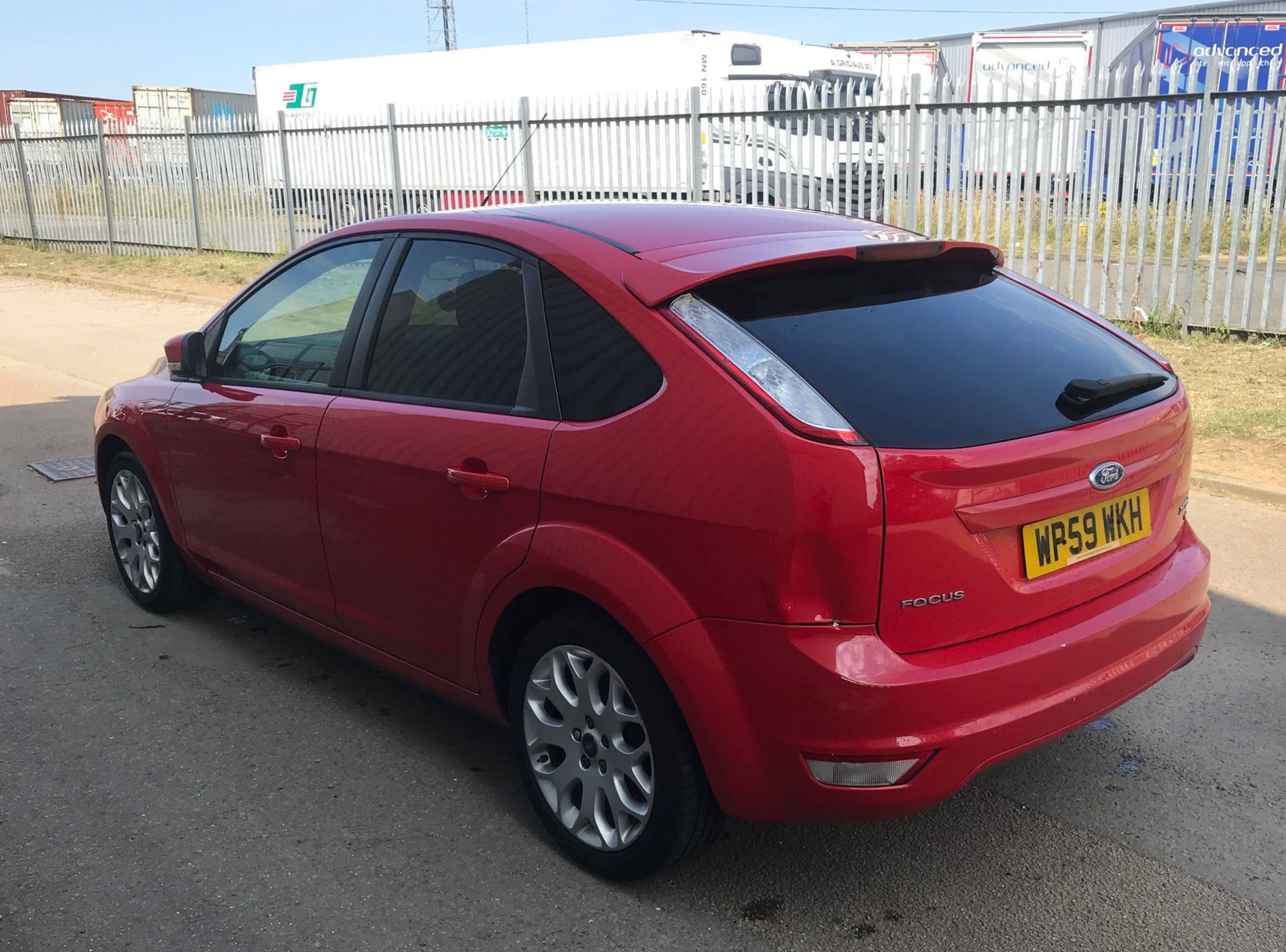 2009 Ford Focus 1.8 Zetec 125 5 Door Hatchback - CL505 - NO VAT ON THE HAMMER - Location: Corby, Nor - Image 5 of 16