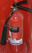 1 x 2kg Carbon Dioxide Fire Extinguisher With Stand - Ref: FF165 D - CL544 - Location: Leeds, LS14