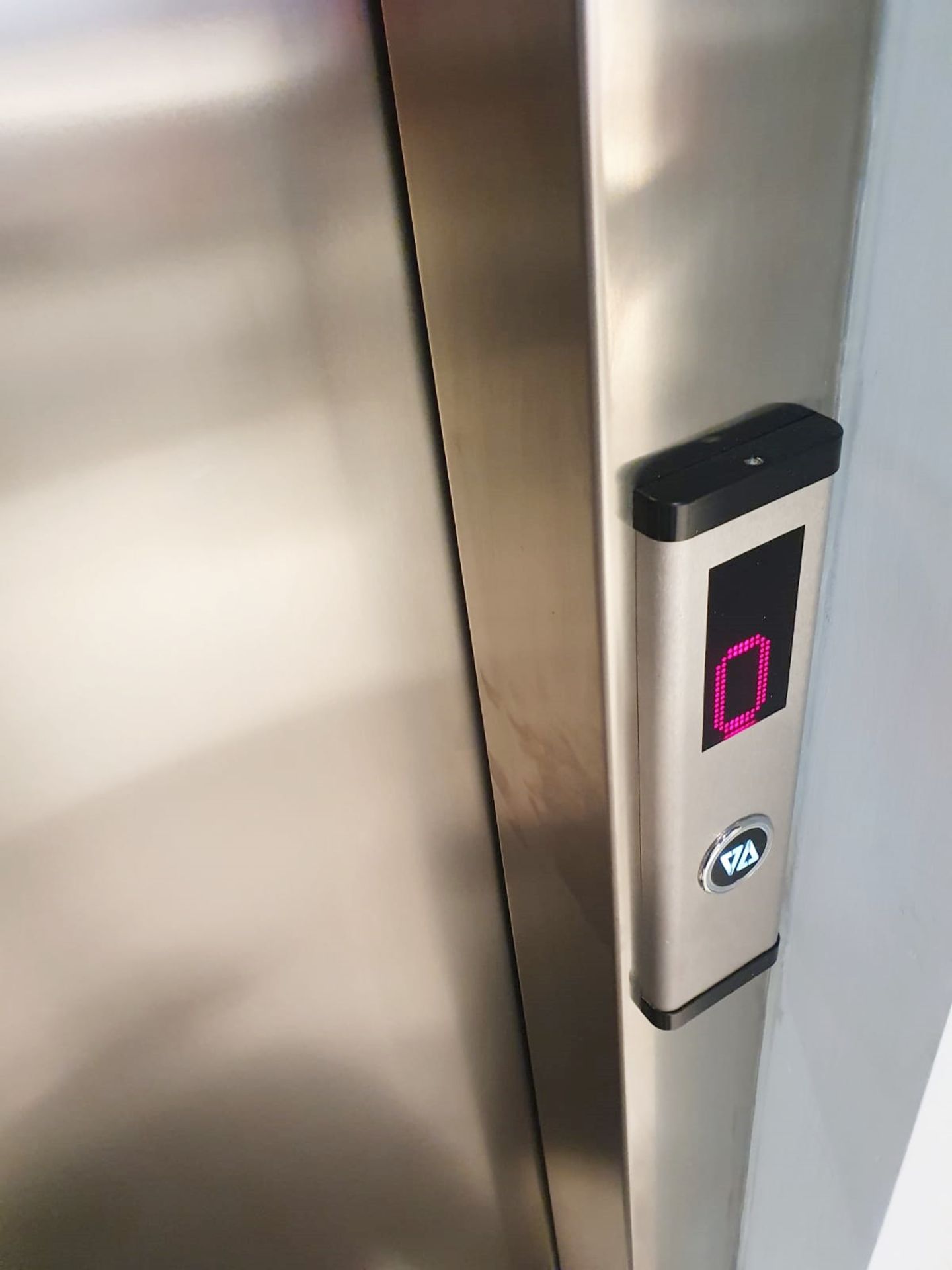 1 x Stannah Elevator Lift - Max Capacity 5 People / 400kg - Internal Dimensions H200 x W110 x D140 - Image 12 of 13