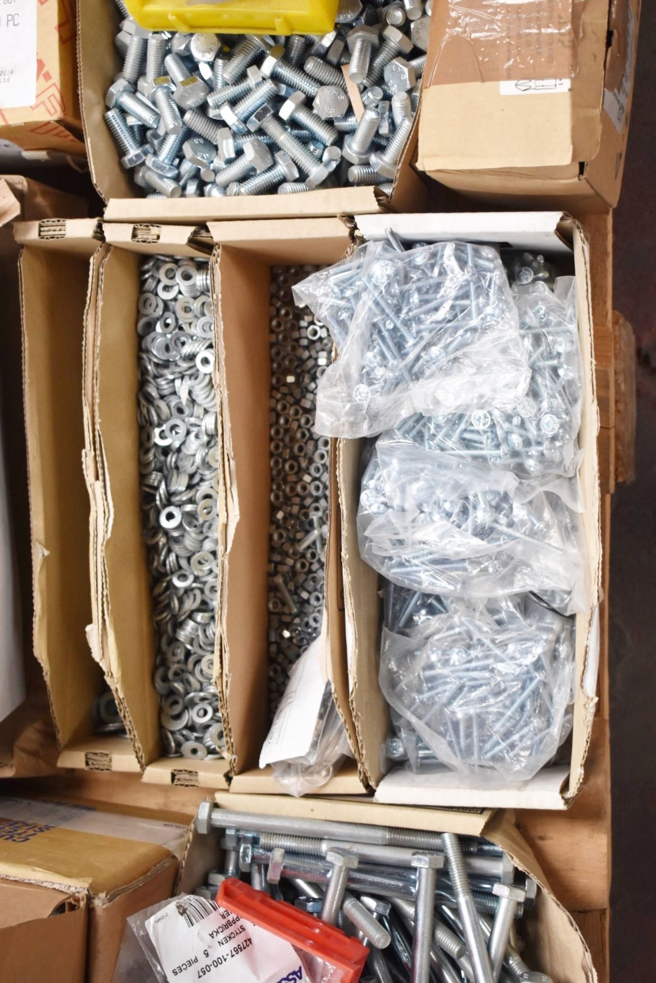 1 x Assorted Ironmongery Pallet Lot - Features Boxes of Screws, Bolts, Washers, Nuts, Dome and - Image 16 of 32