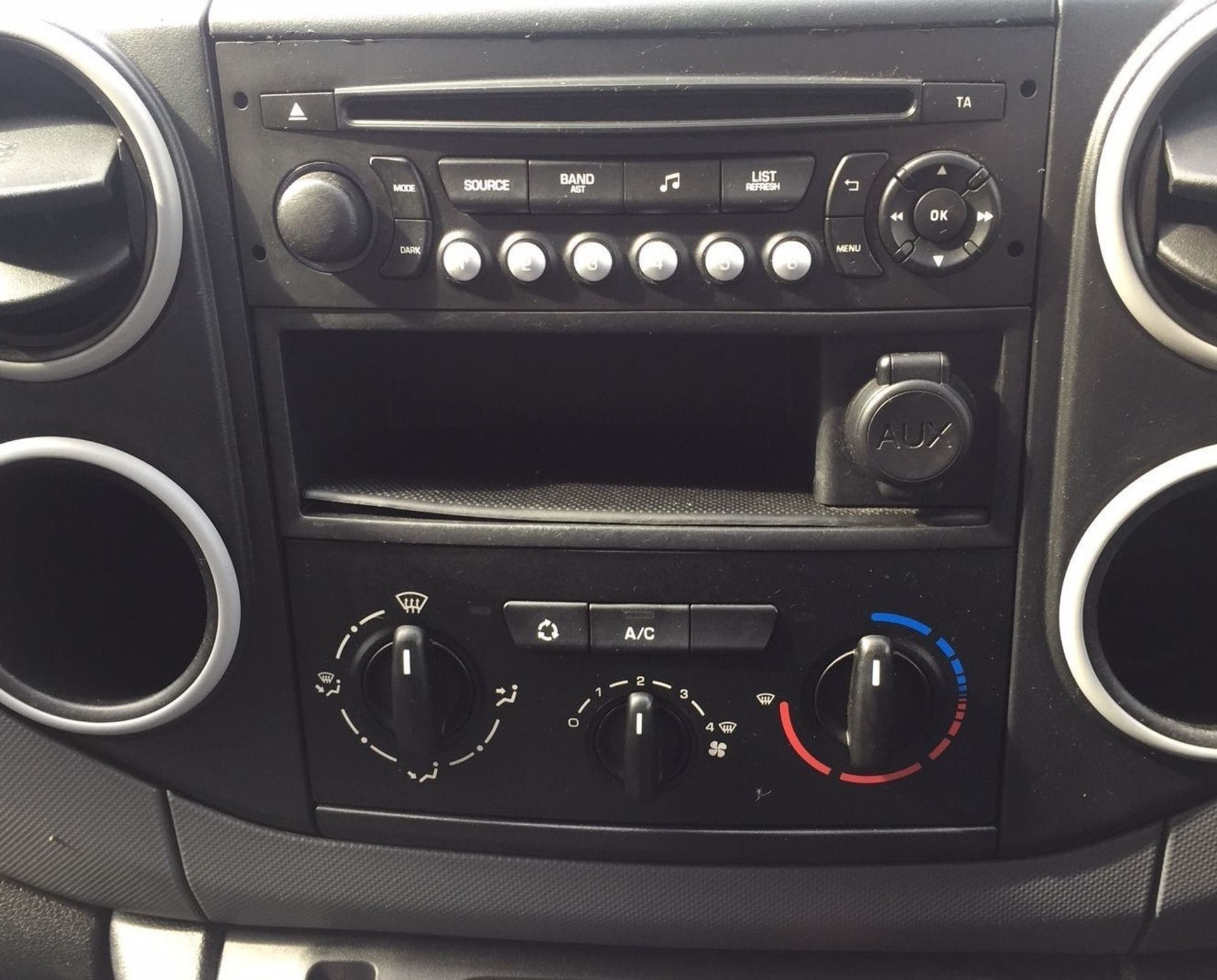 2014 Peugeot Partner 850 1.6 HDI Professional 5Dr Panel Van - Image 12 of 17