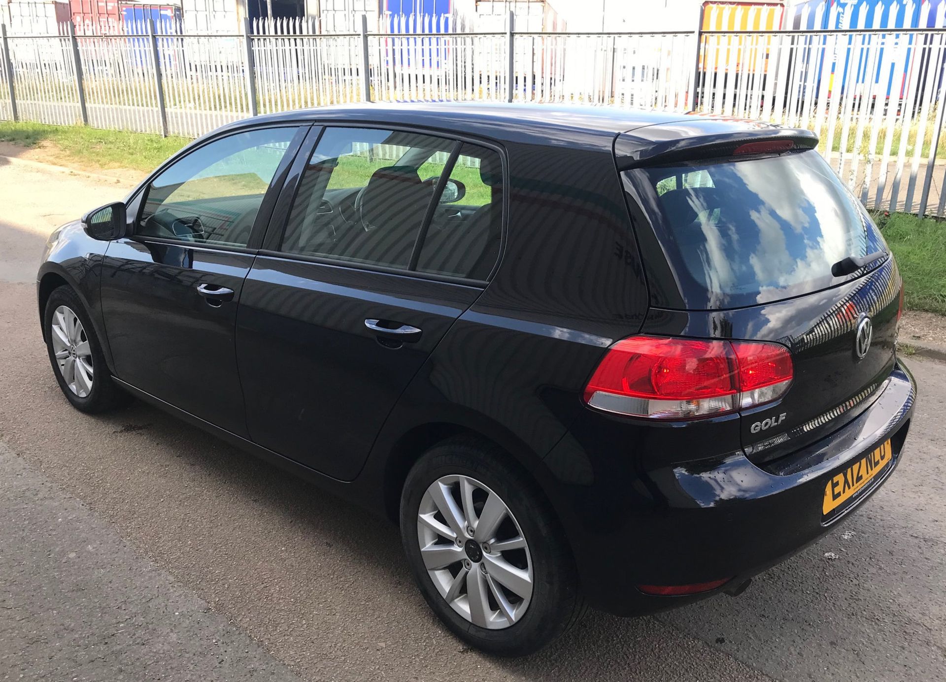 2012 Volkswagen Golf 1.6 Tdi Match 5Dr Hatchback - NO VAT ON THE HAMMER - Location: Corby - Image 8 of 14