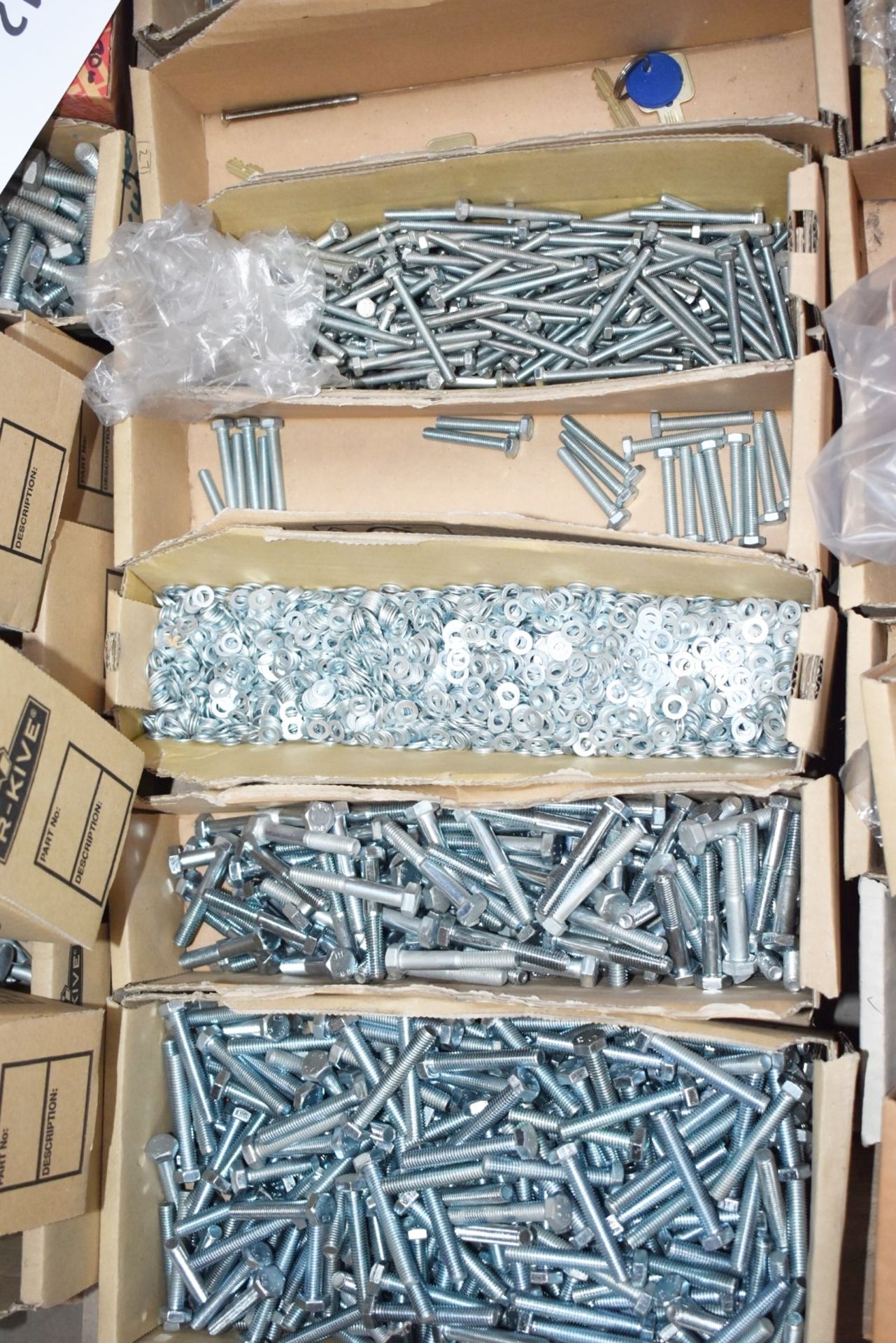 1 x Assorted Ironmongery Pallet Lot - Features Nuts, Bolts, Keys, Locks, Washers, Screws, D - Image 10 of 32