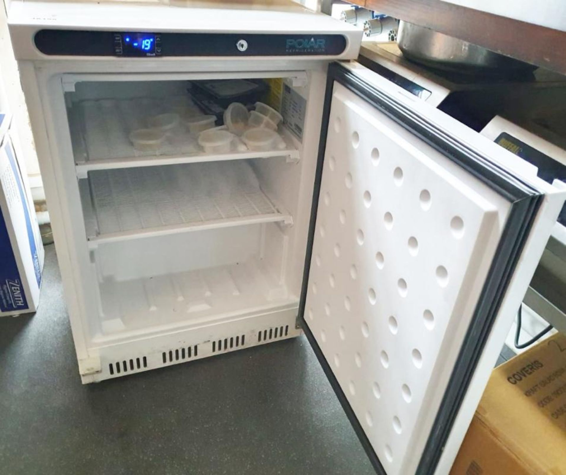 1 x Polar C series Undercounter Commercial Freezer - Model CD611 - 140l Capacity - H85 x W60 x D60 c