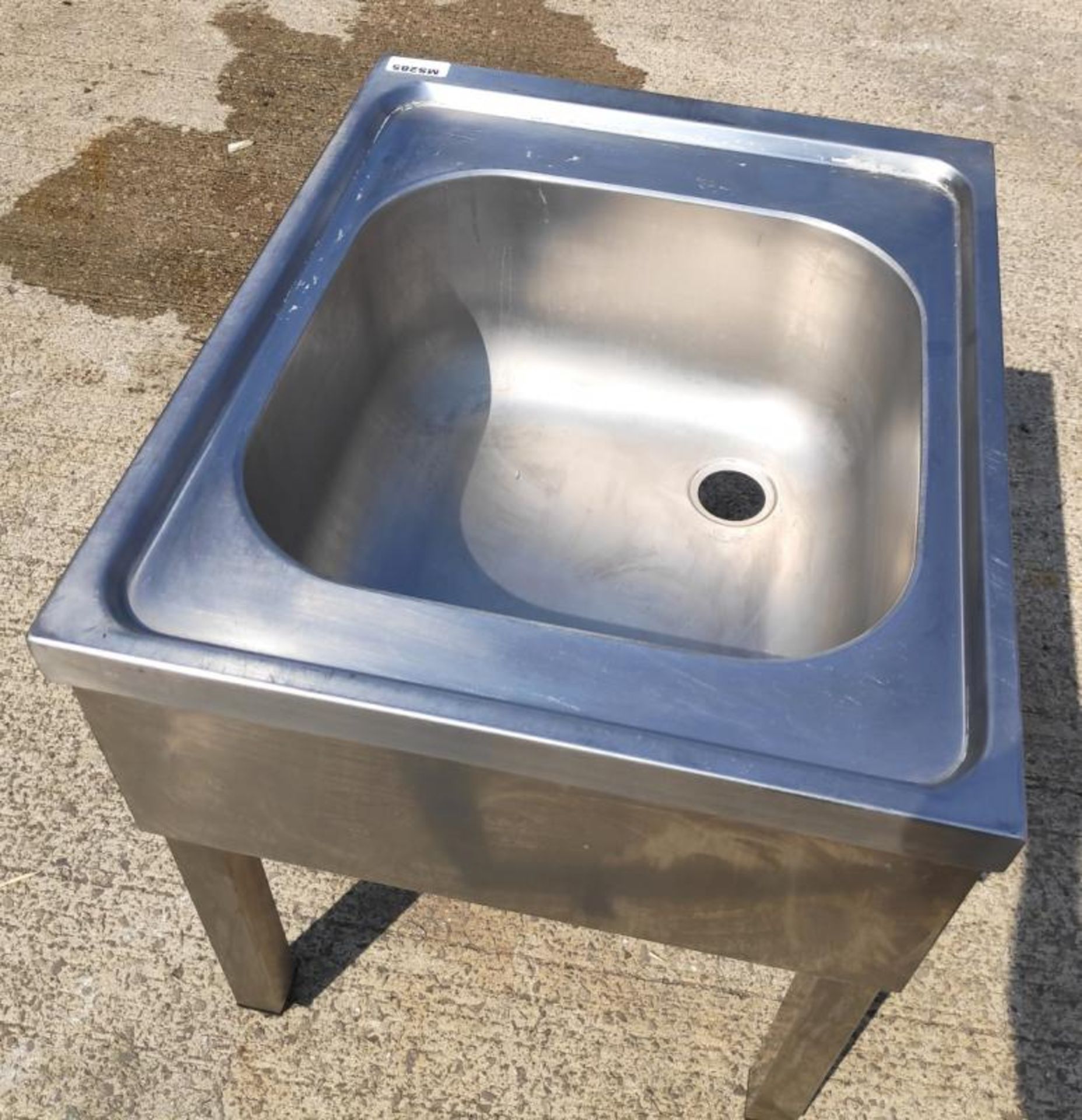 1 x Low Stainless Steel Commercial Kitchen Sink Unit - Dimensions: 50W x 60D x 60H cm - Very Recentl - Image 5 of 6