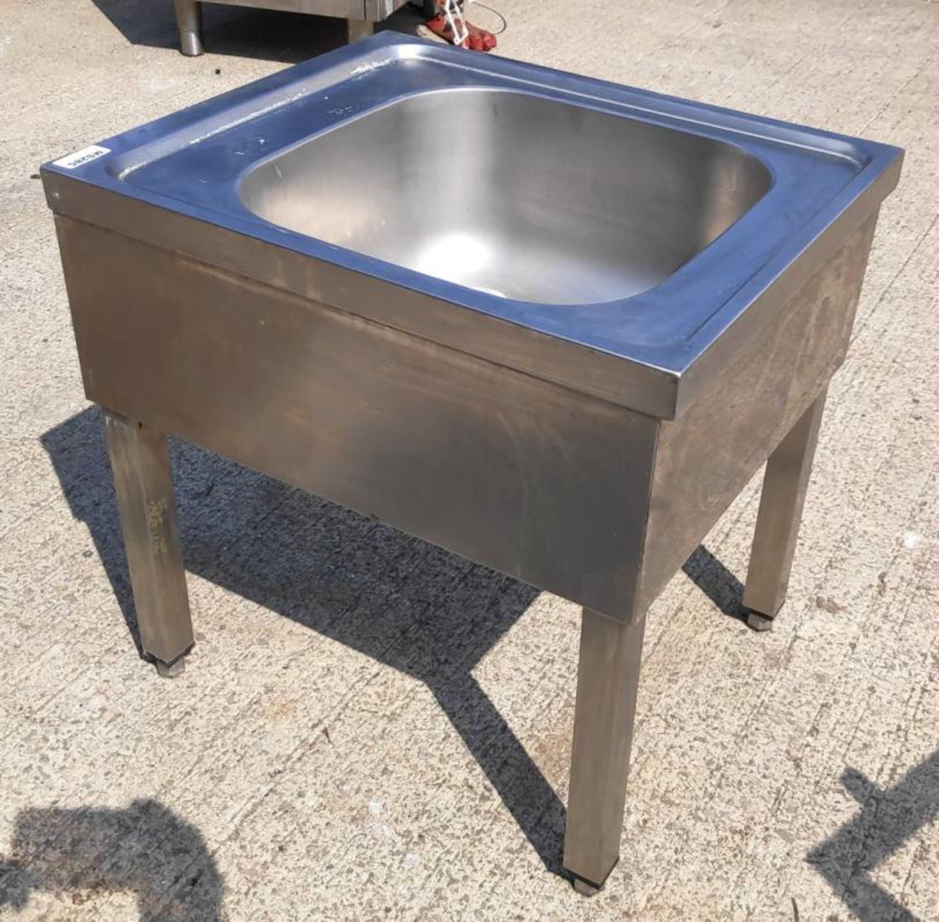 1 x Low Stainless Steel Commercial Kitchen Sink Unit - Dimensions: 50W x 60D x 60H cm - Very Recentl - Image 2 of 6