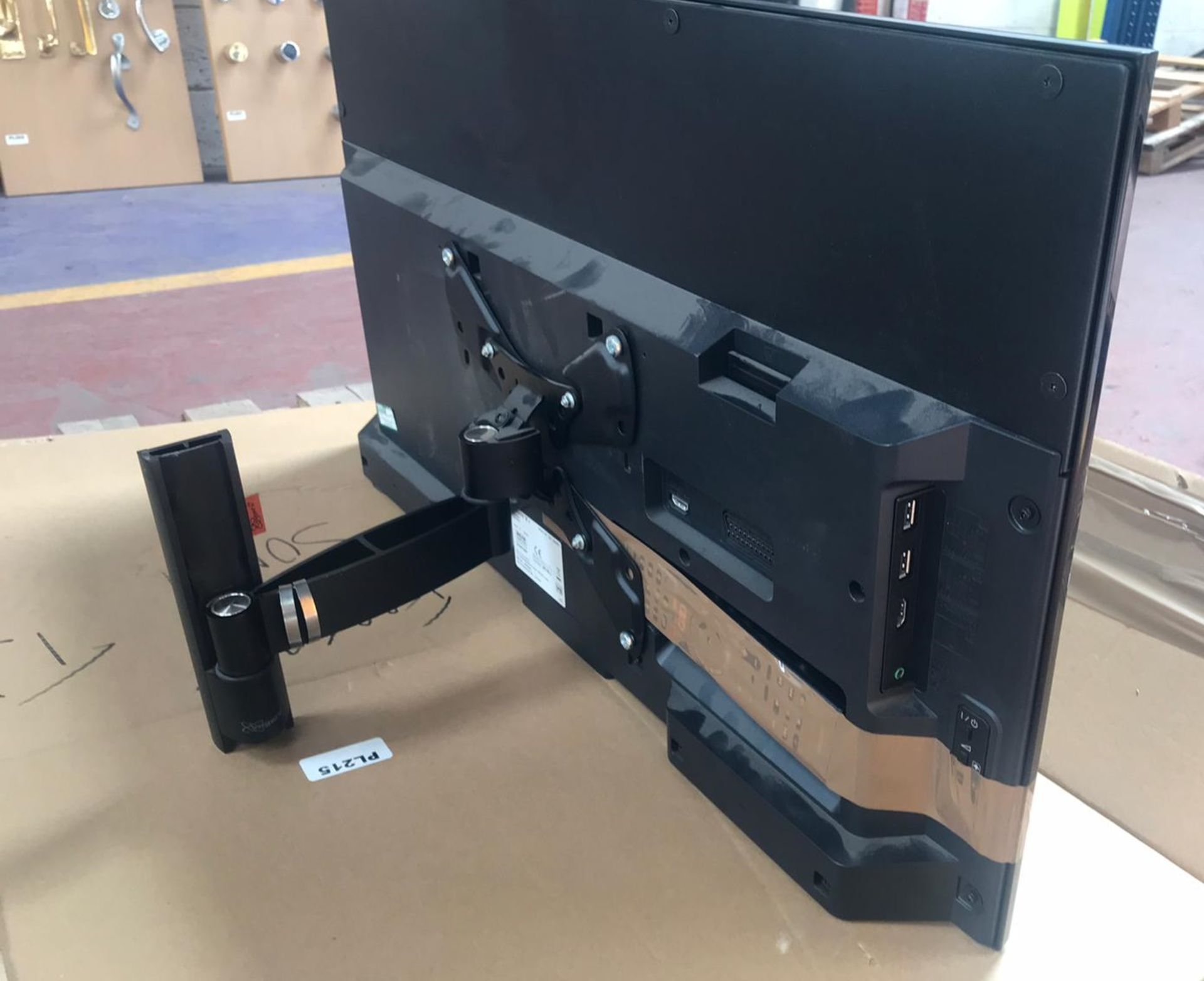 1 x Sony 32" Flat Screen TV & Wall Bracket - Good Condition - location: Peterlee, SR8 - - Image 3 of 7